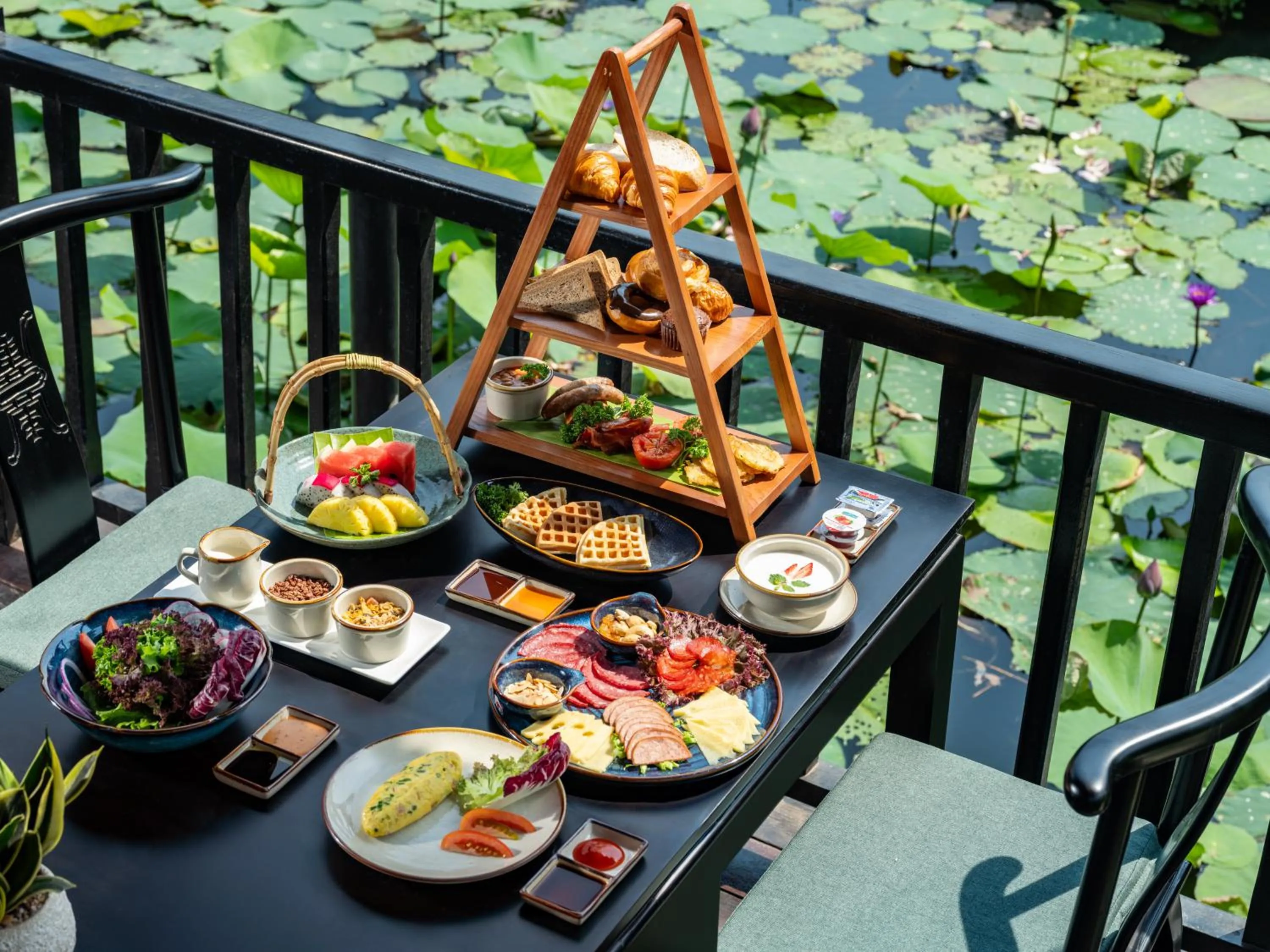 Food and drinks in Sen Village Hoi An