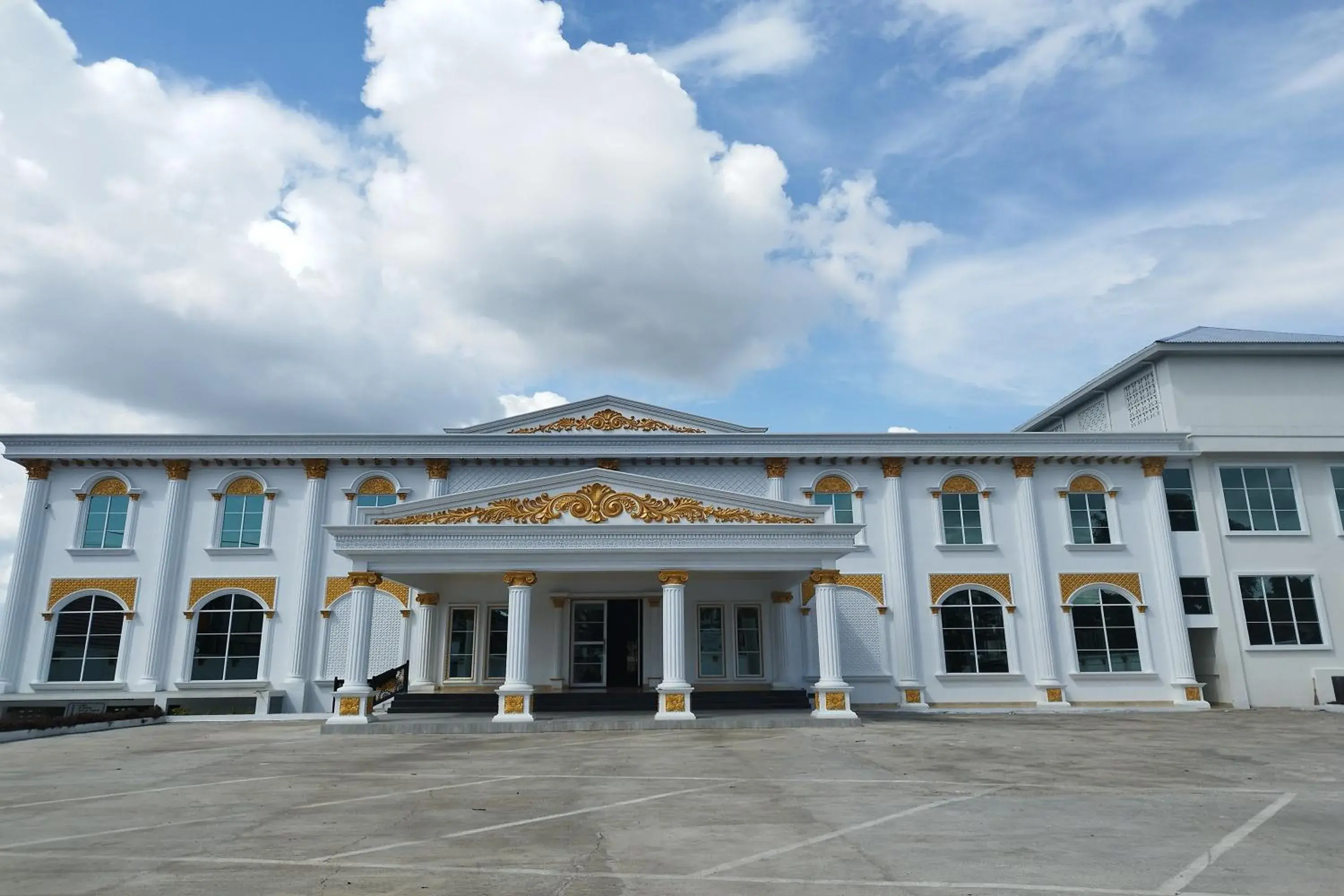 Property building in Maulidia Hotel Syariah & Convention Center Property building in Maulidia Hotel Syariah & Convention Center