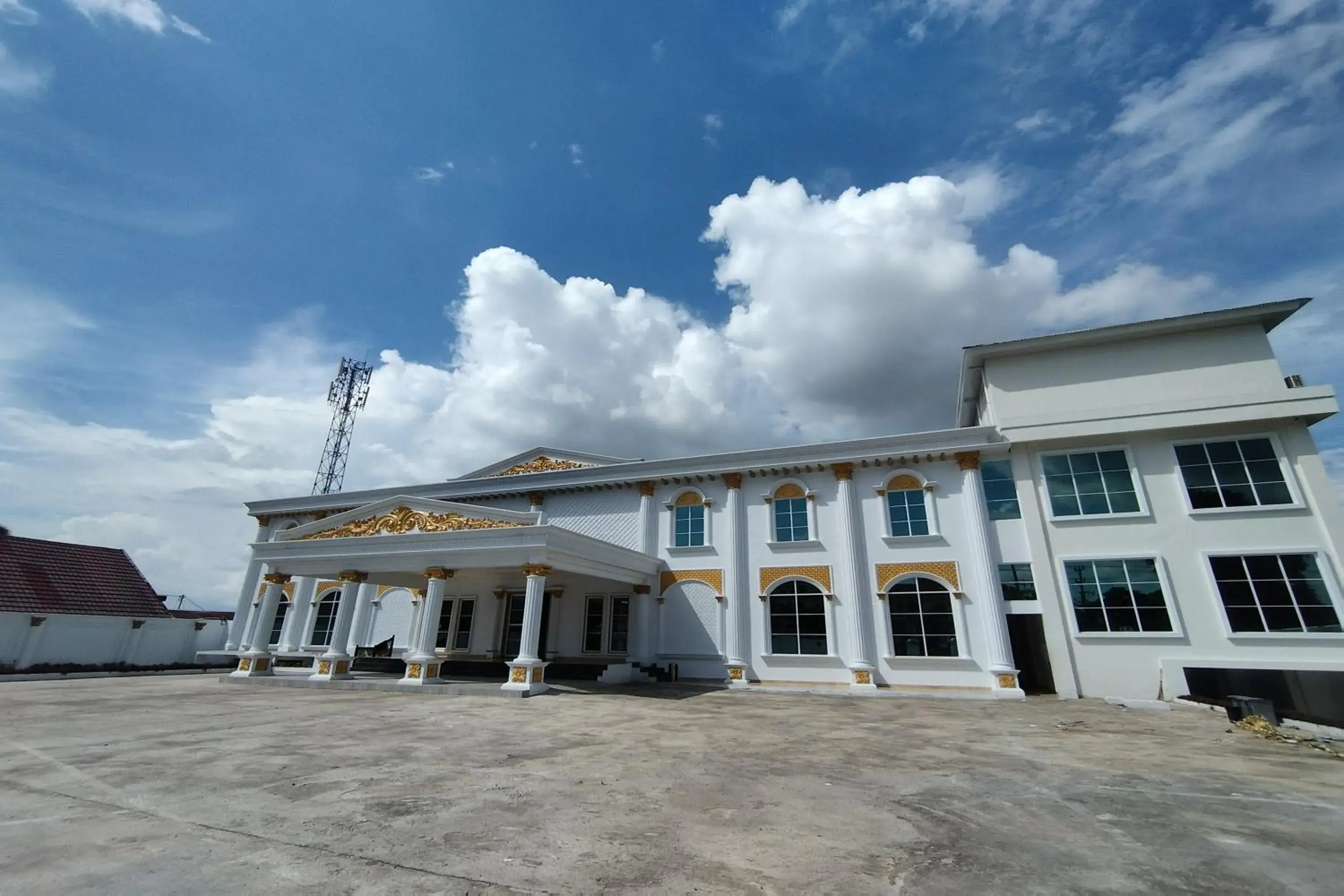 Property building in Maulidia Hotel Syariah & Convention Center Property building in Maulidia Hotel Syariah & Convention Center