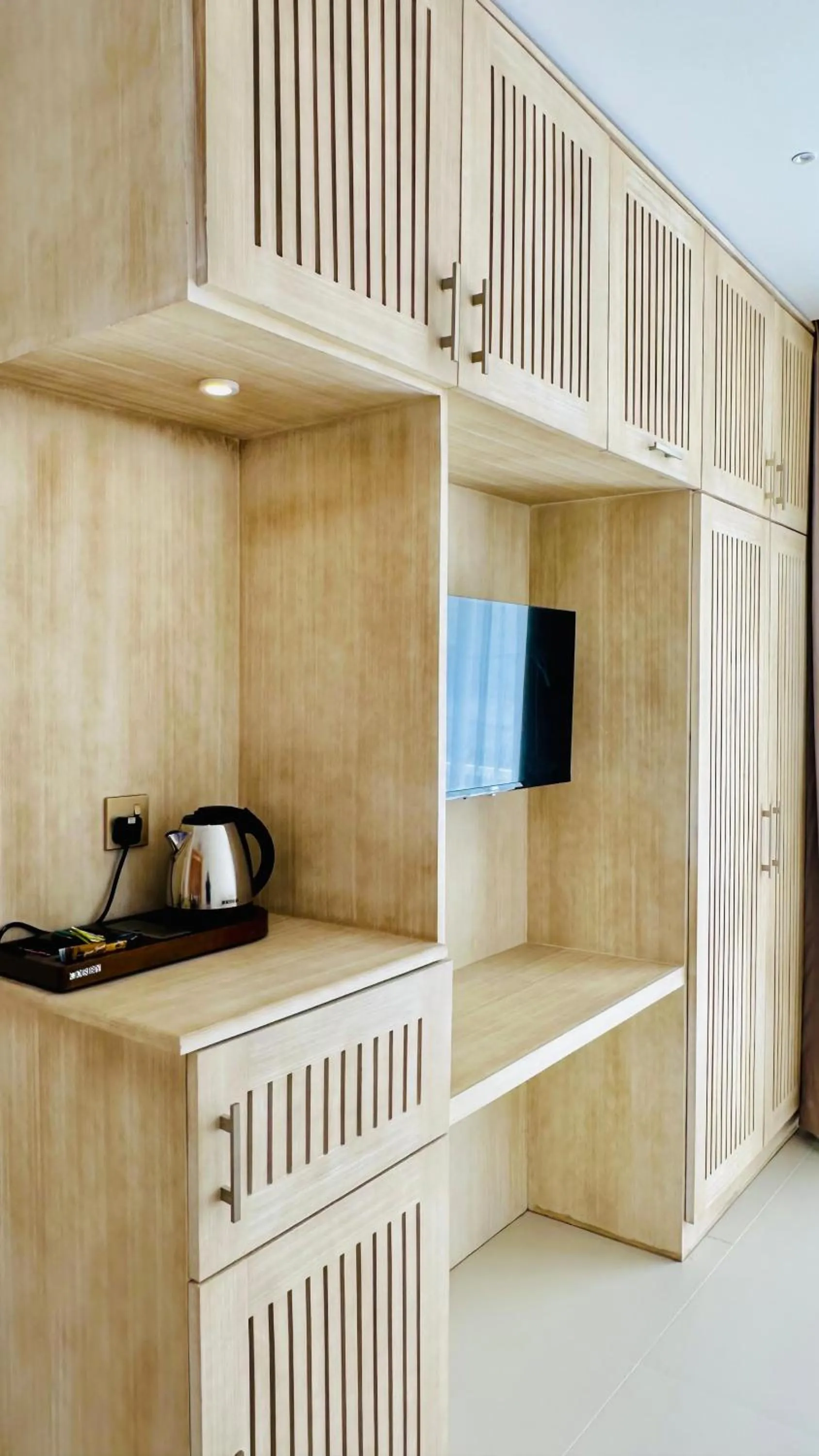 wardrobe in The Waves Unawatuna