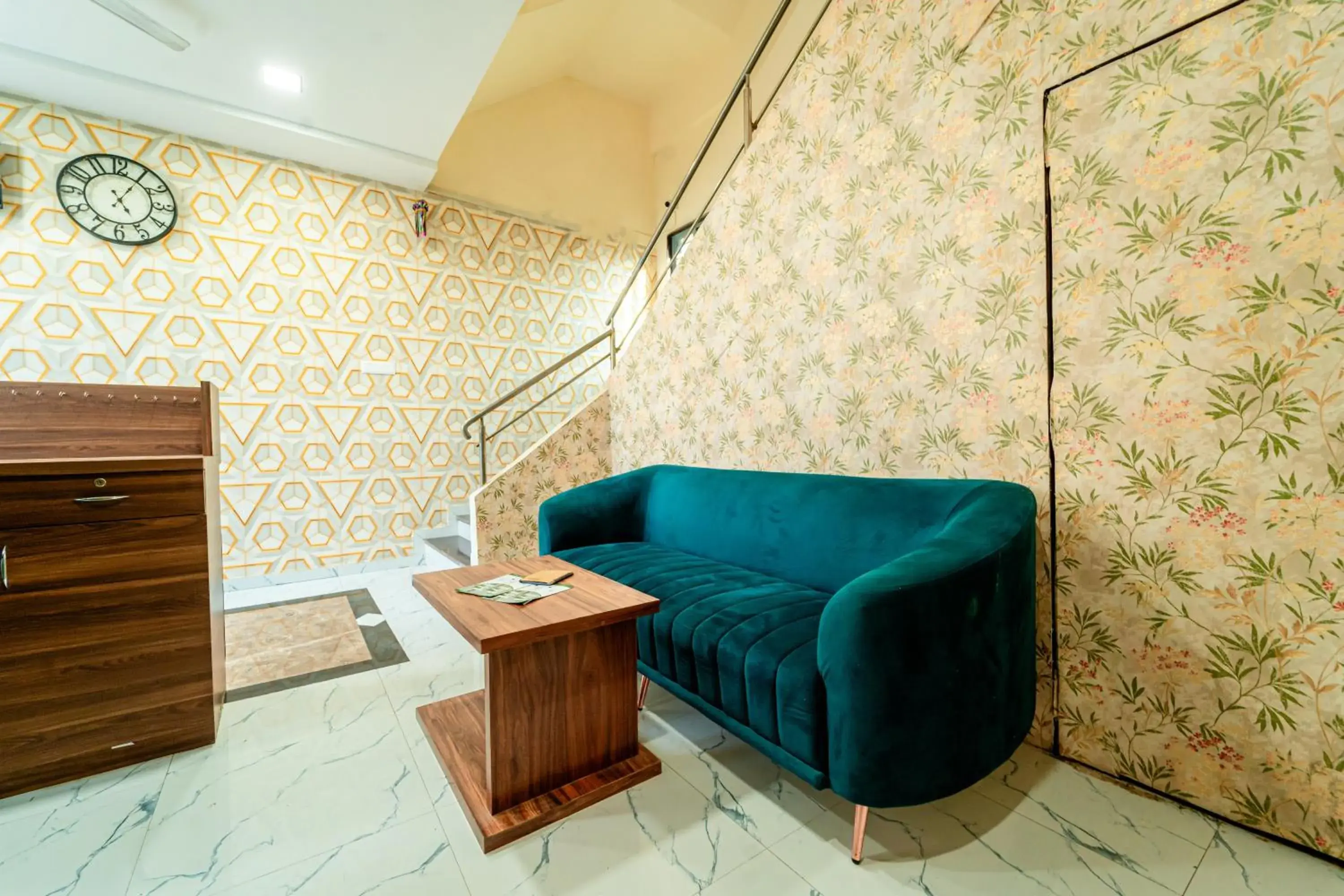 Lobby or reception in Itsy Hotels Anand Executive, Near Amanora Lobby or reception in Itsy Hotels Anand Executive, Near Amanora