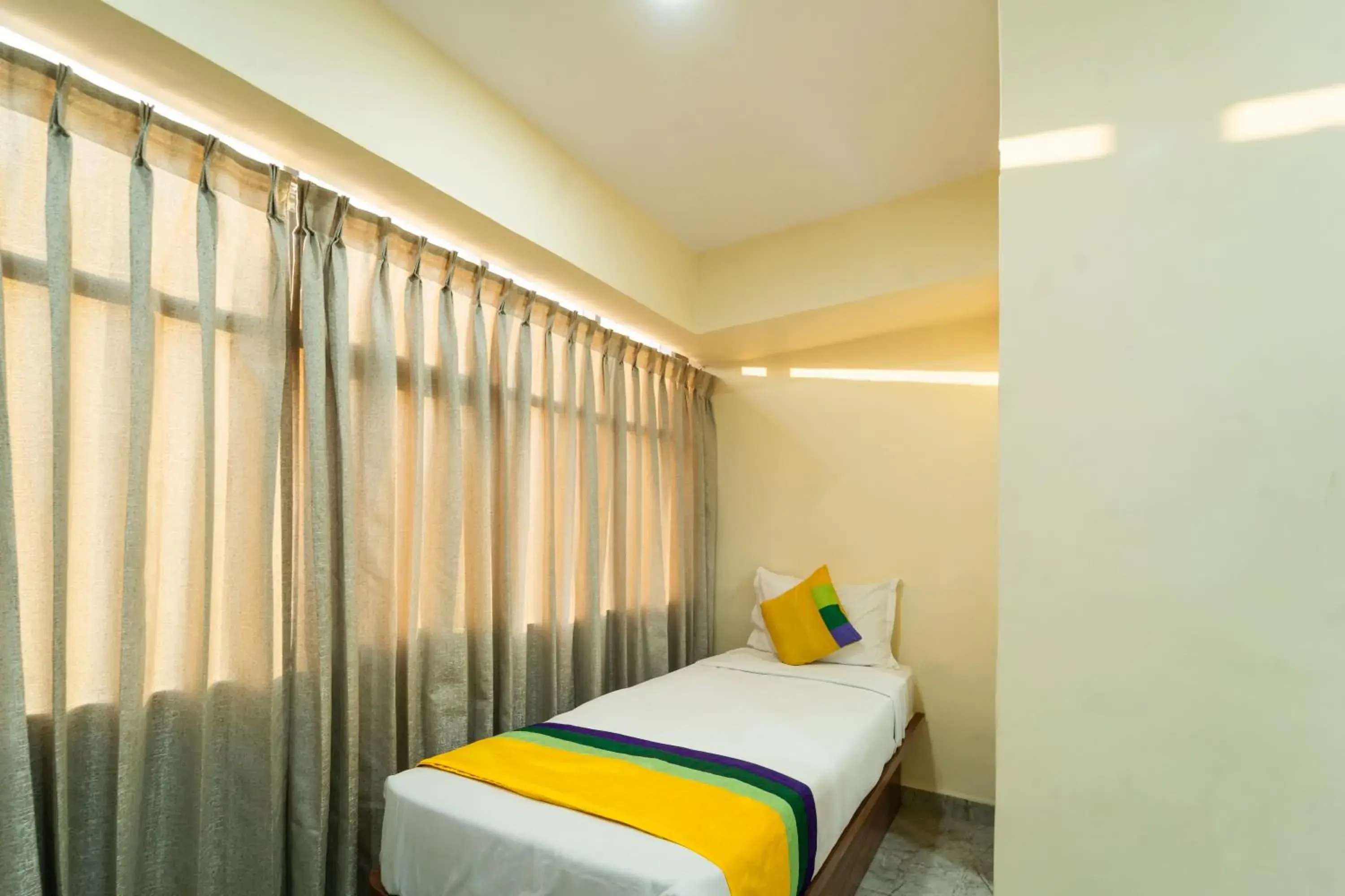 Bedroom, Bed in Itsy Hotels Anand Executive, Near Amanora Bedroom, Bed in Itsy Hotels Anand Executive, Near Amanora