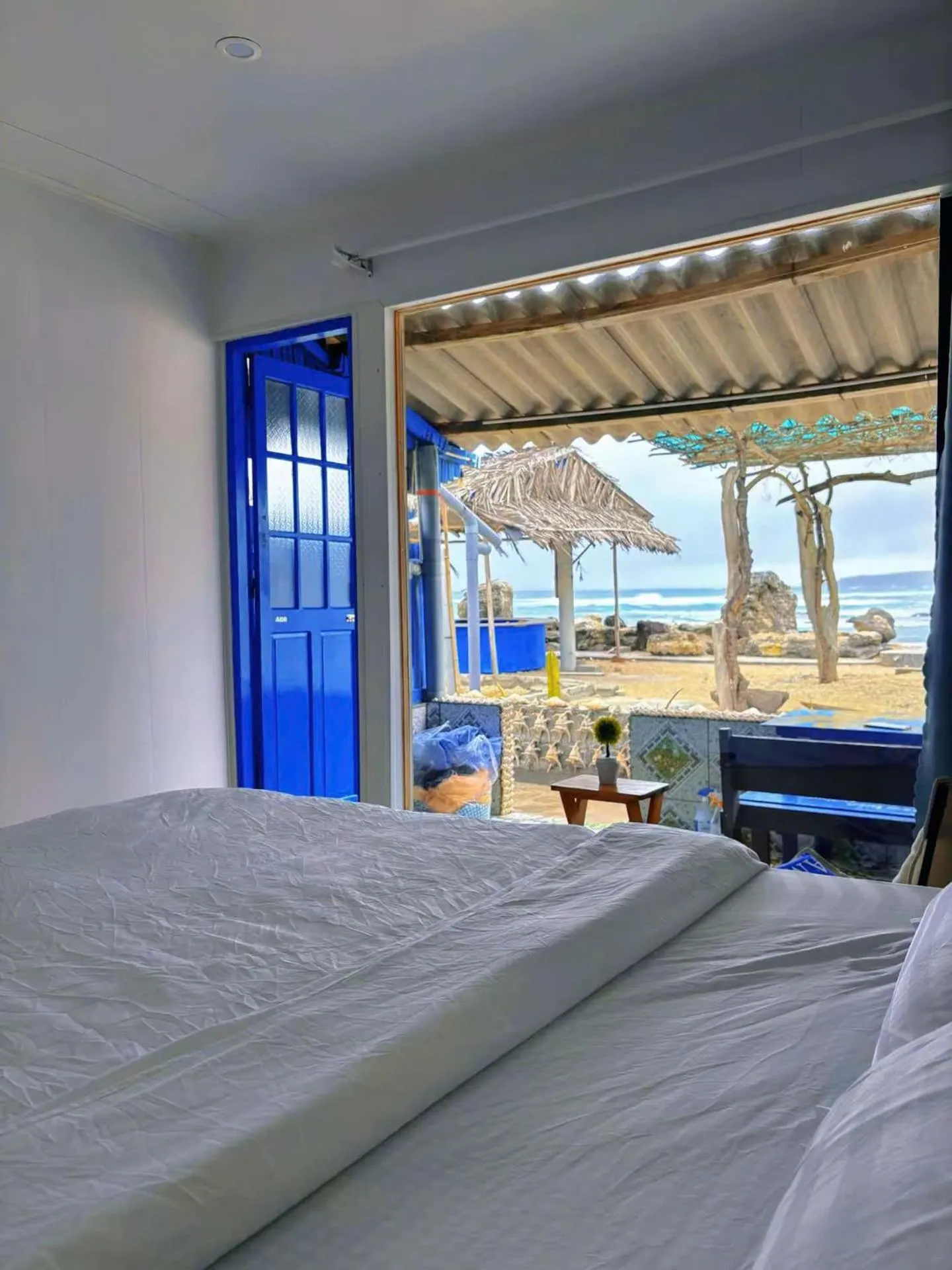 Bed in Long Vĩ hotel - đảo Phú Quý