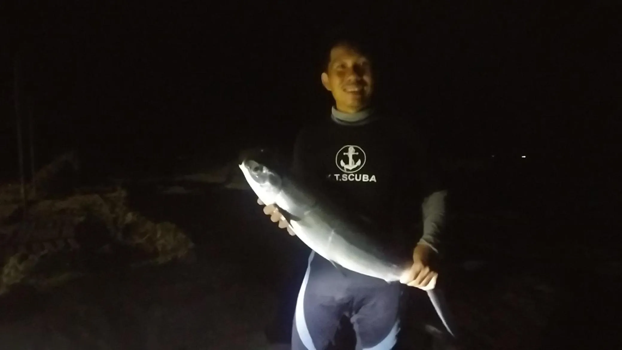 Night in Long Vĩ hotel - đảo Phú Quý