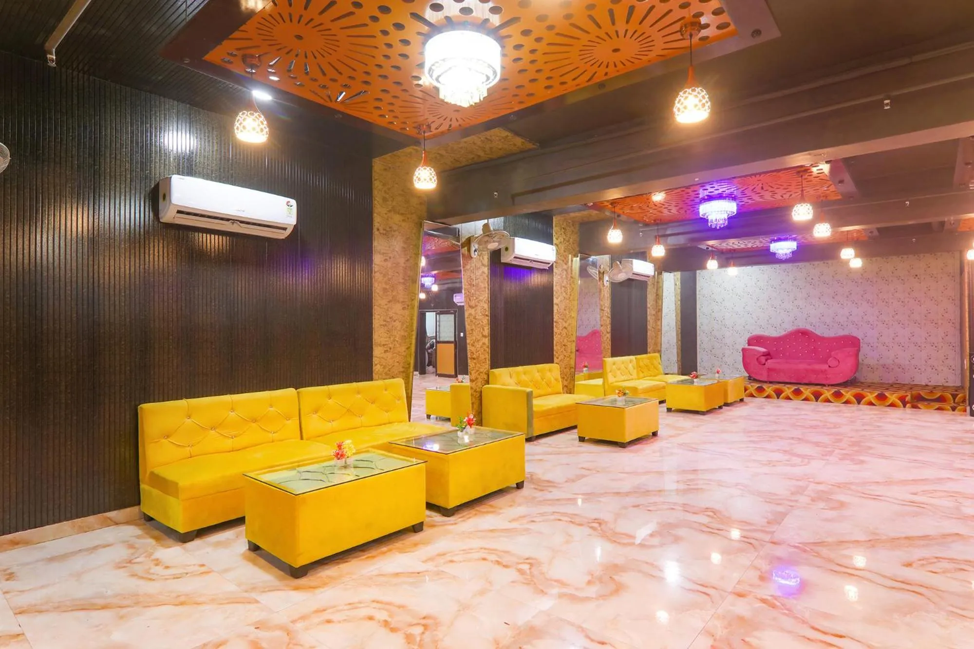 Banquet/Function facilities in FabExpress Grand Inn I