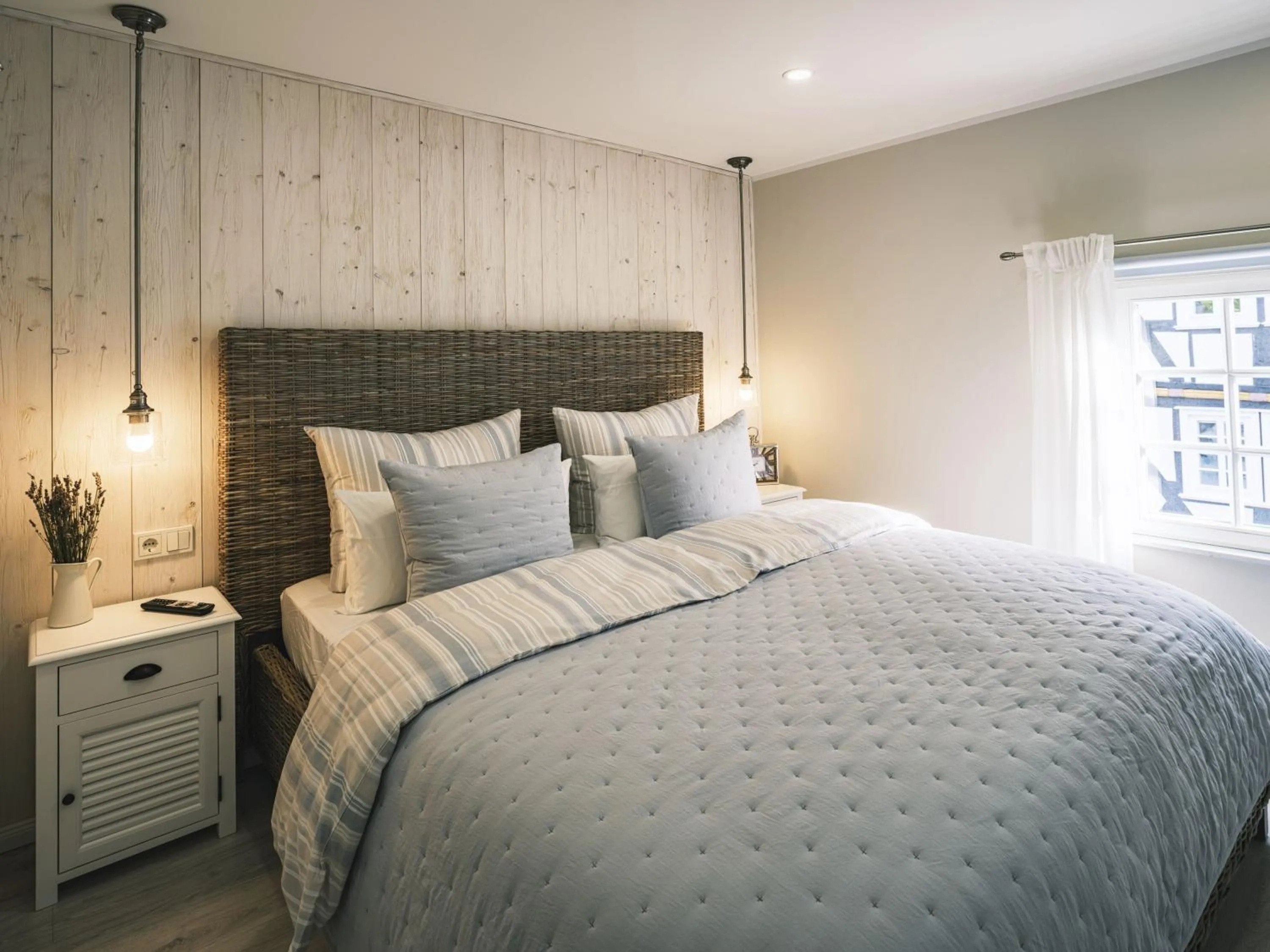 Photo of the whole room, Bed in Flecker Hotel