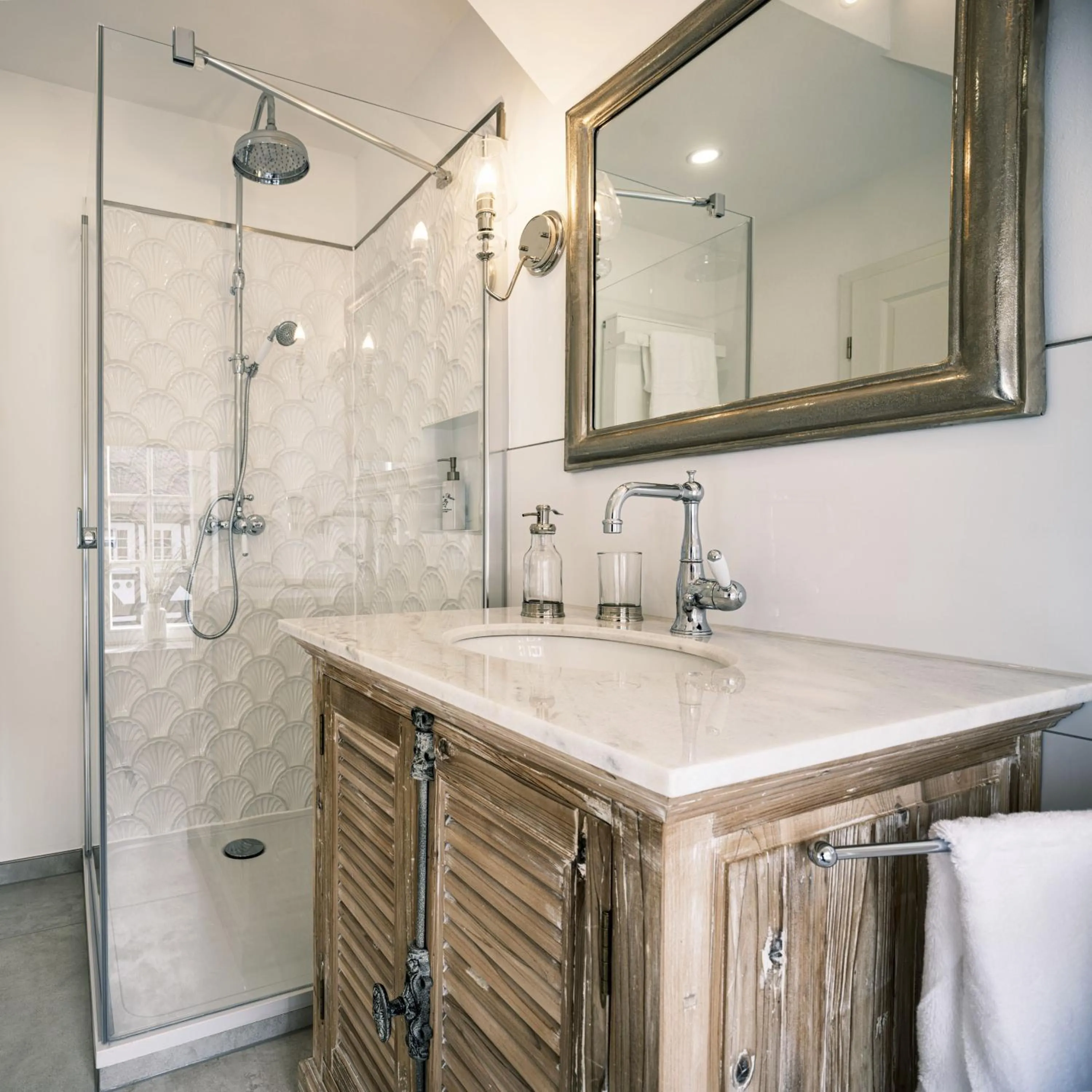 Bathroom in Flecker Hotel