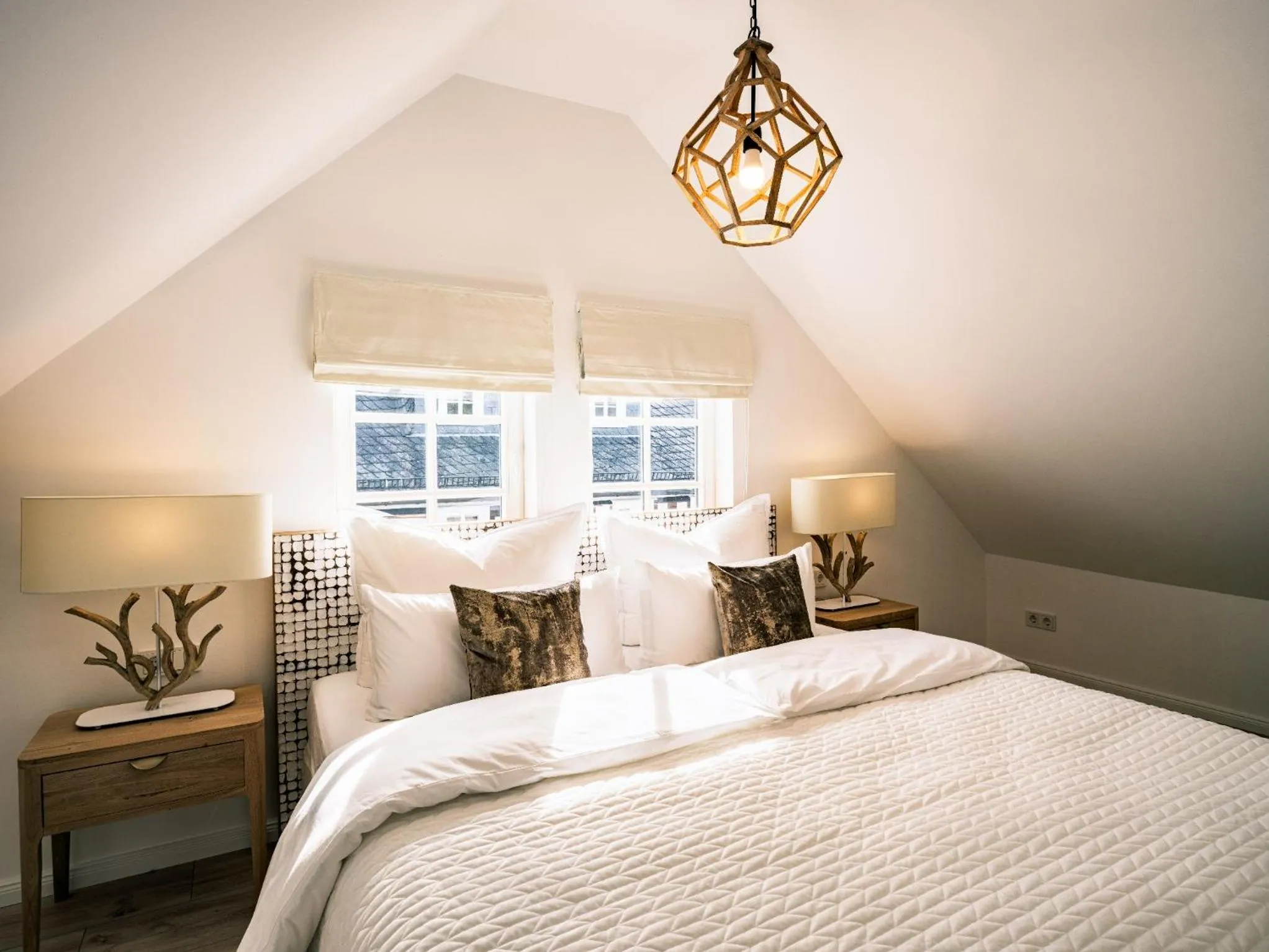 Bedroom, Bed in Flecker Hotel