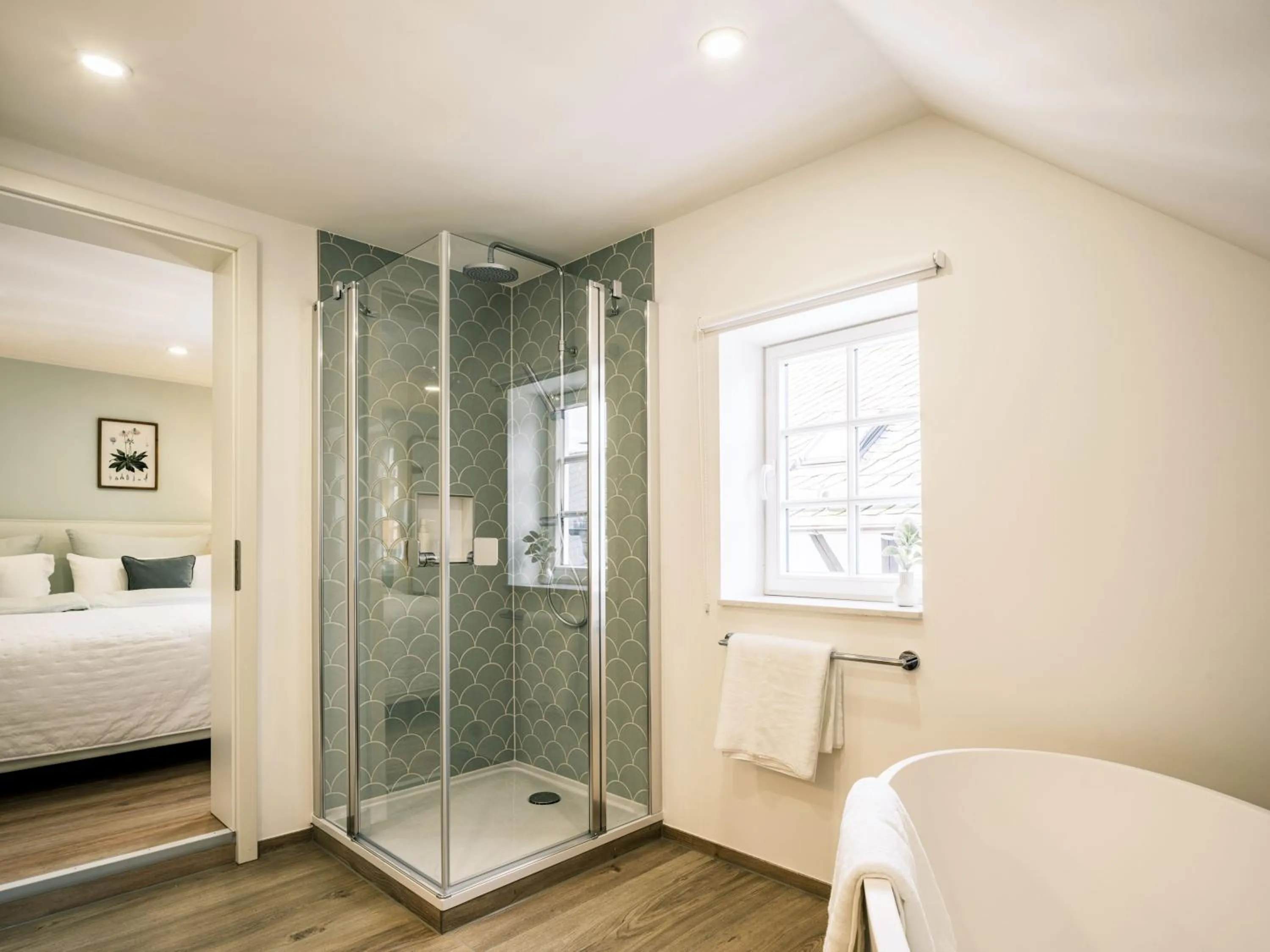 Bathroom, Bed in Flecker Hotel