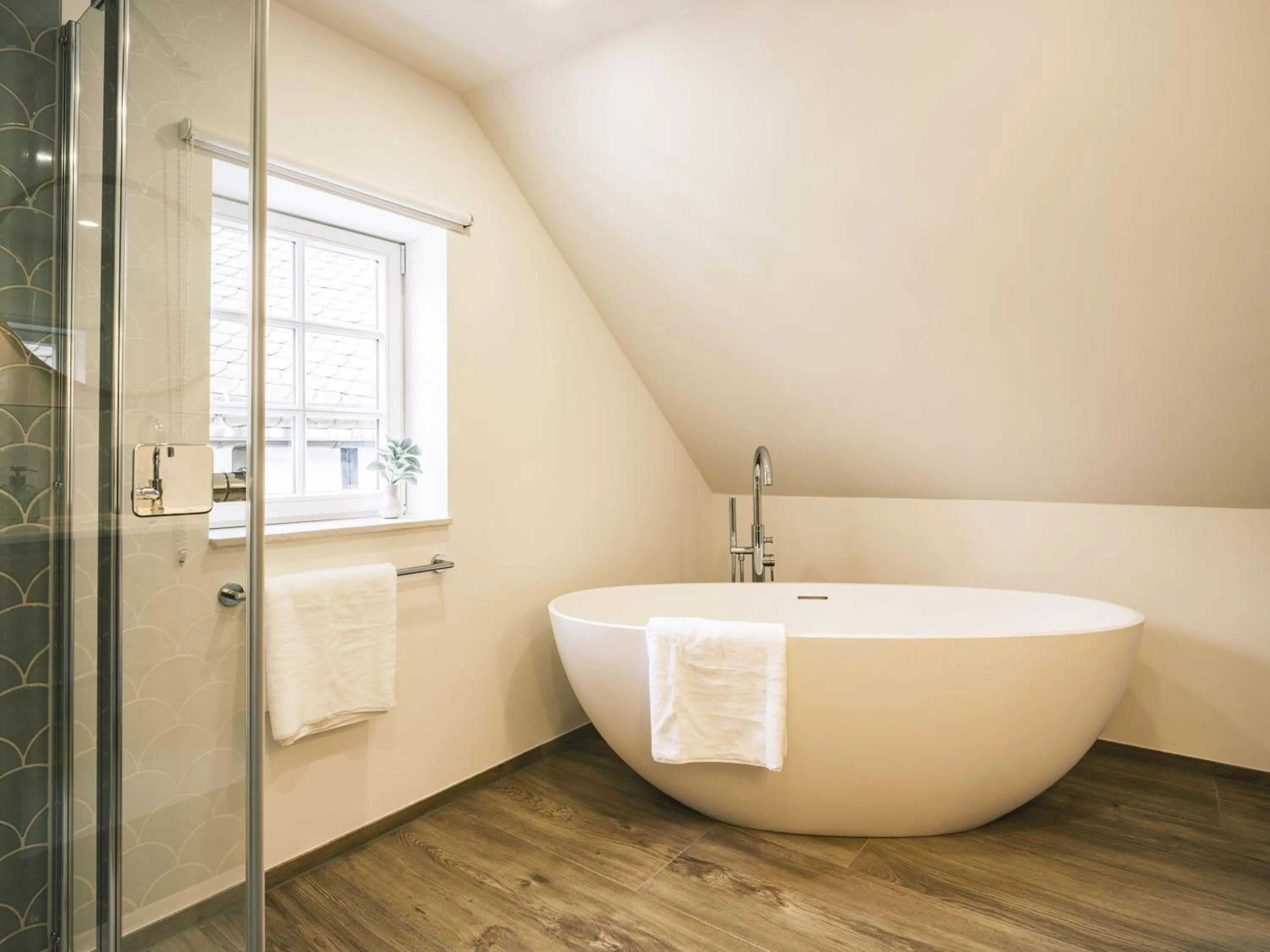 Bath in Flecker Hotel