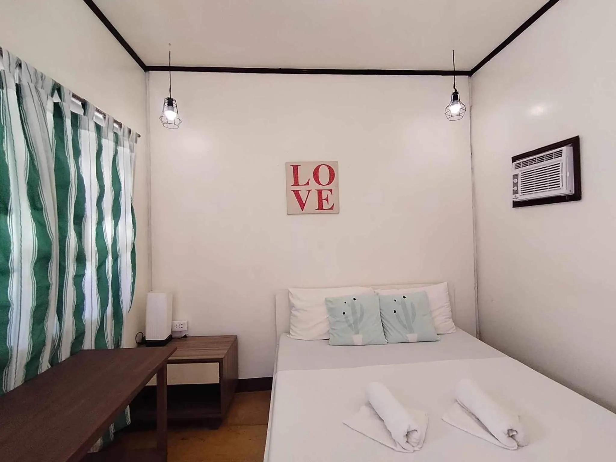 Bed in Anaya Inn and Restobar