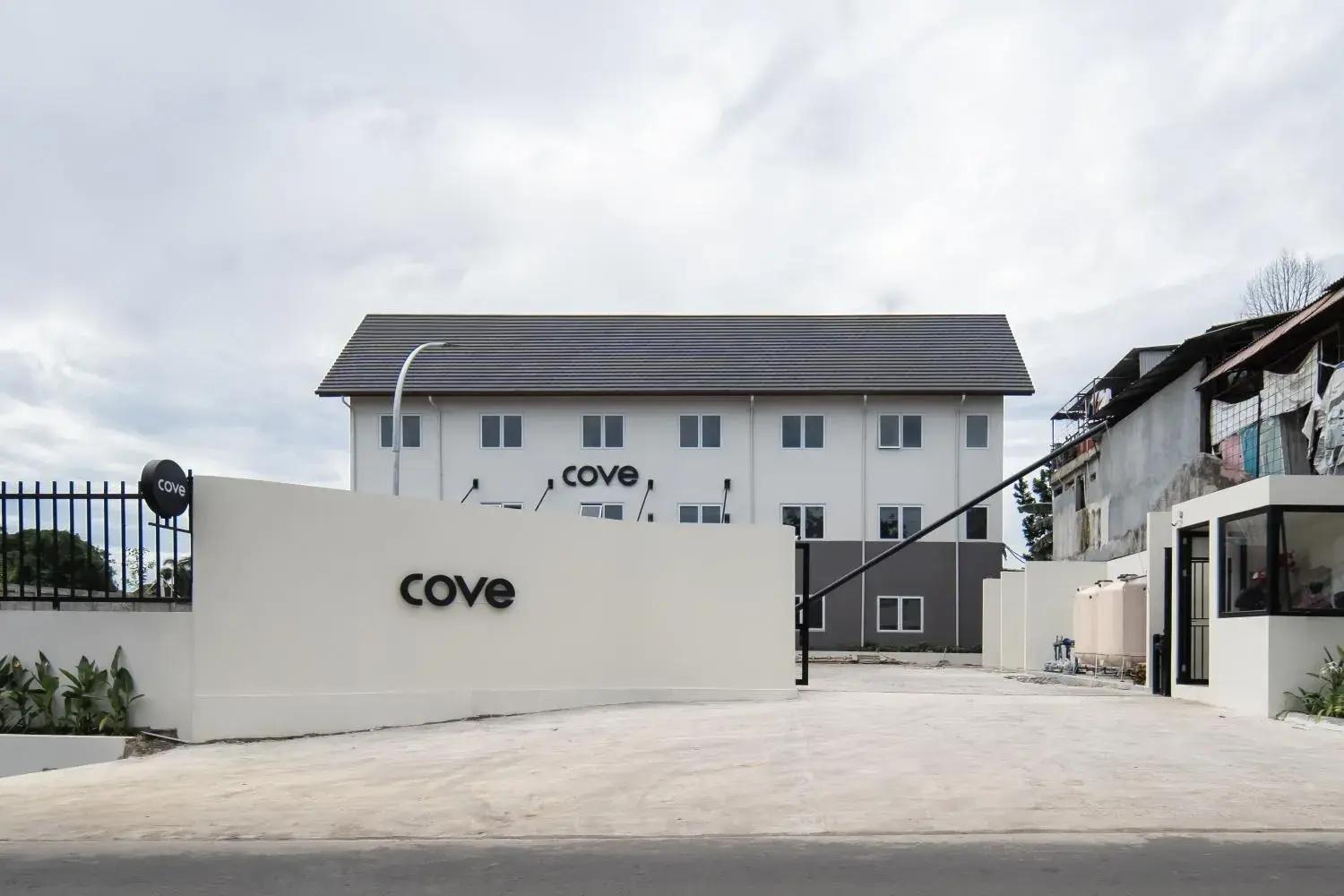 Property building in Cove Nawaprita Property building in Cove Nawaprita