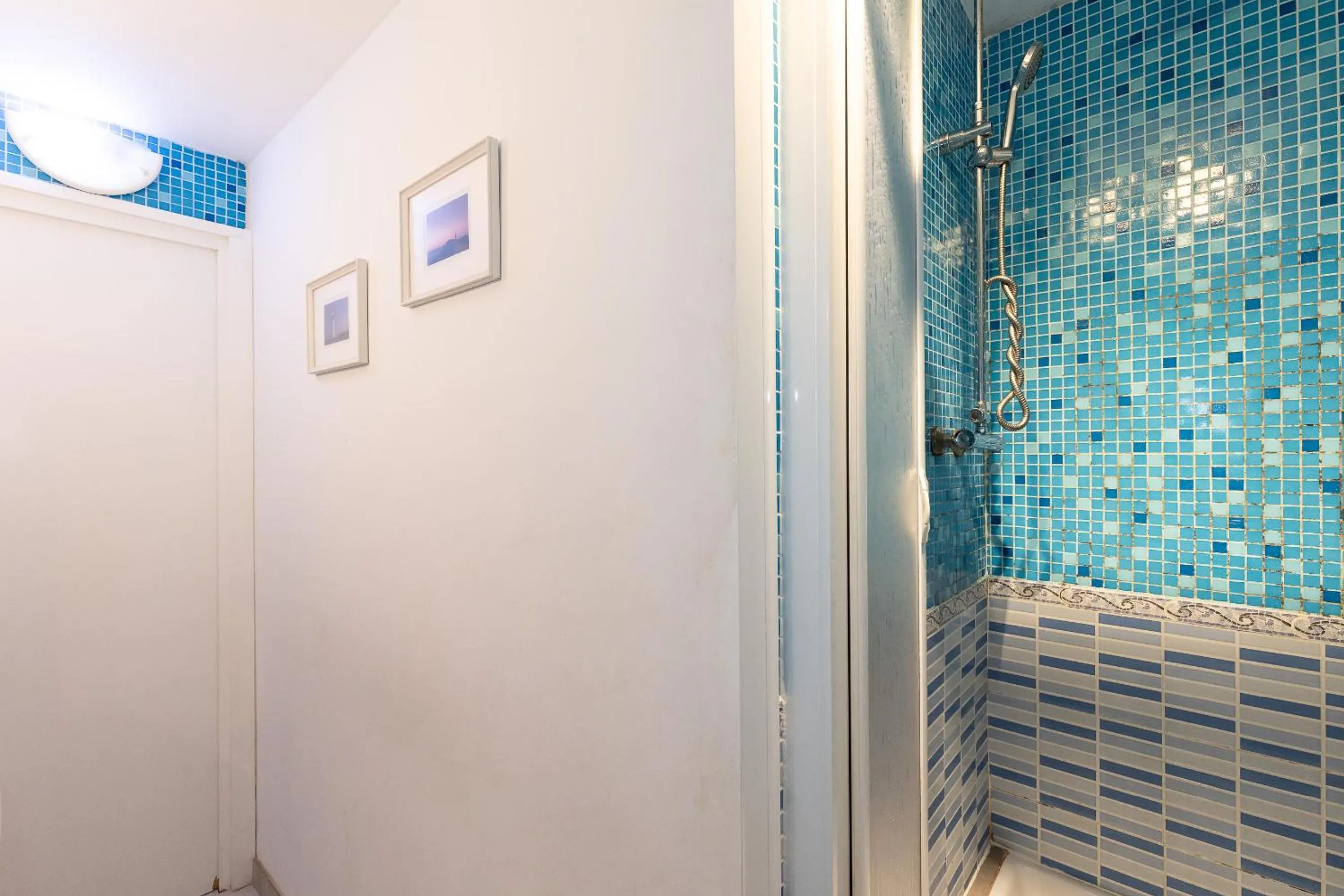 Shower in NEW TORRASSA Planet Costa Dorada