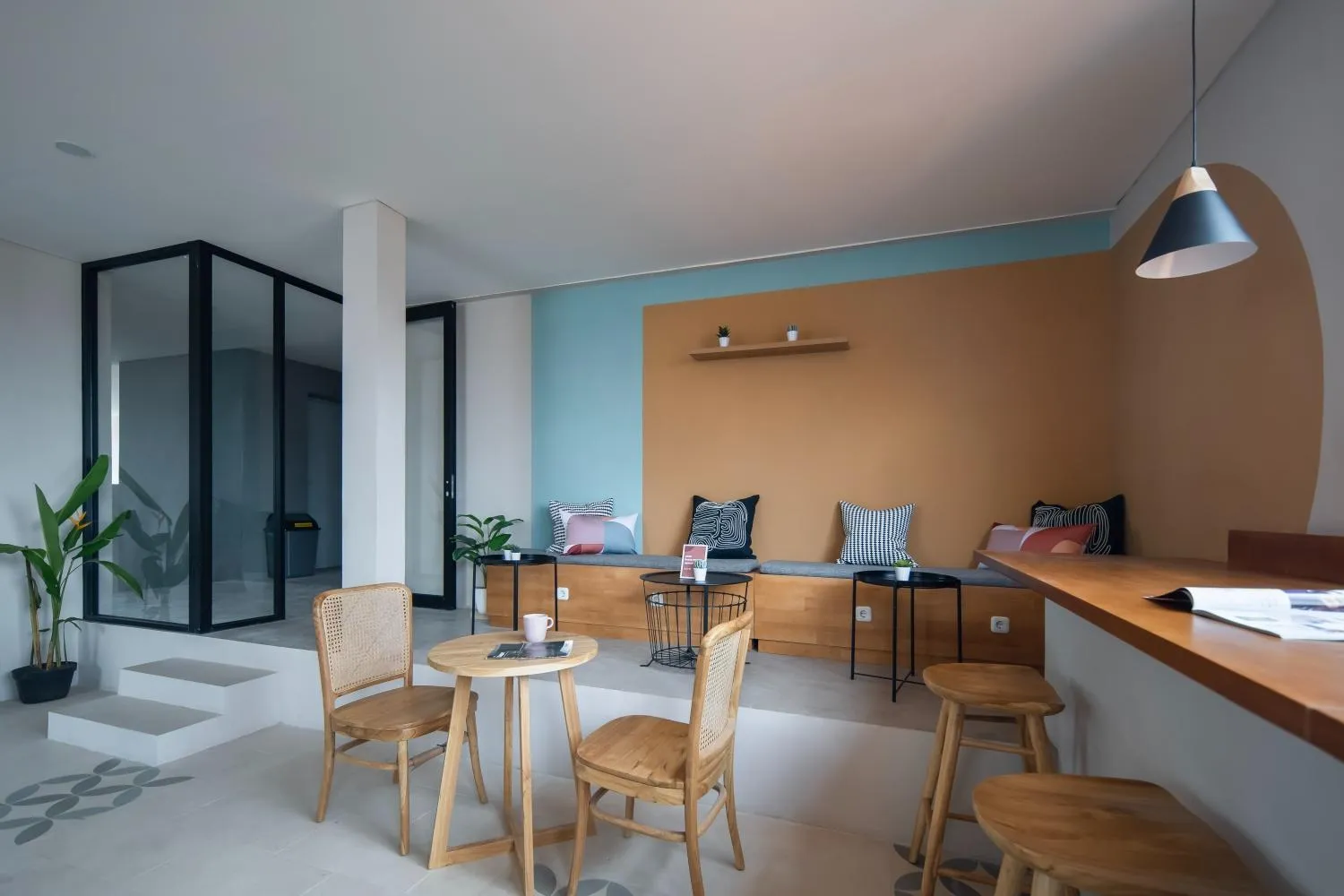 Seating area in Cove Urbanier