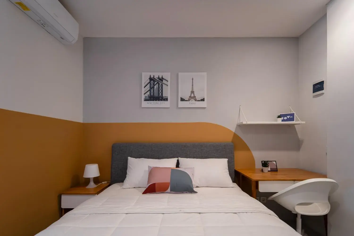 Bedroom, Bed in Cove Urbanier Bedroom, Bed in Cove Urbanier