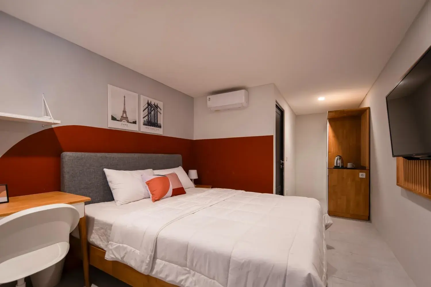 Bedroom, Bed in Cove Urbanier Bedroom, Bed in Cove Urbanier