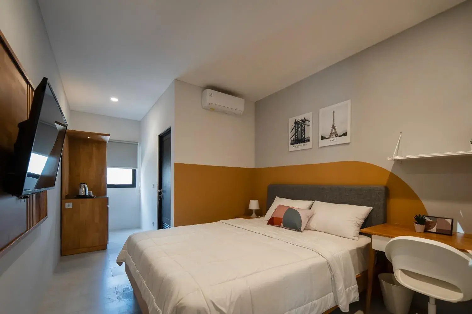 Bedroom, Bed in Cove Urbanier Bedroom, Bed in Cove Urbanier