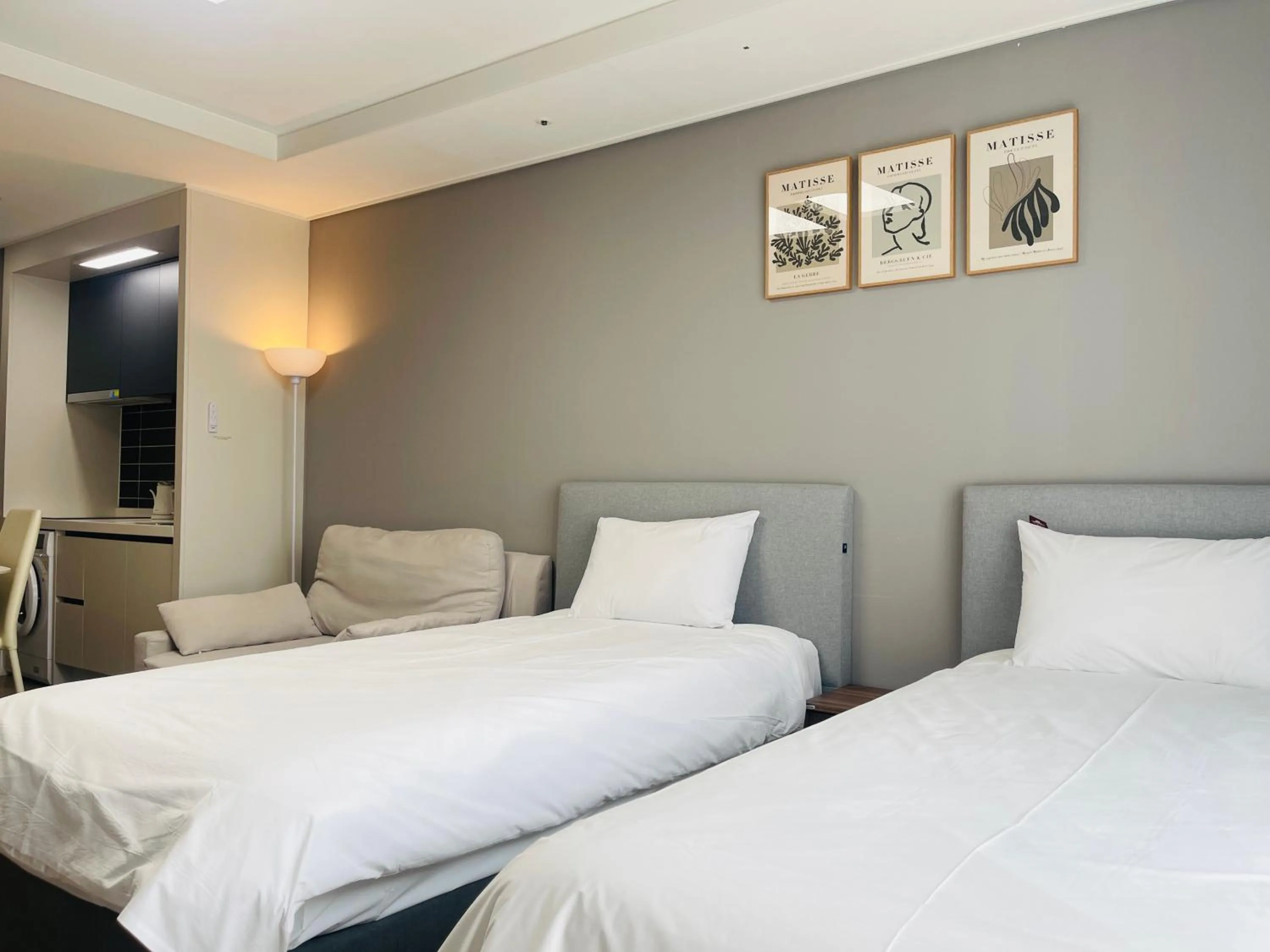 Living room, Bed in INN-The City MyeongDong