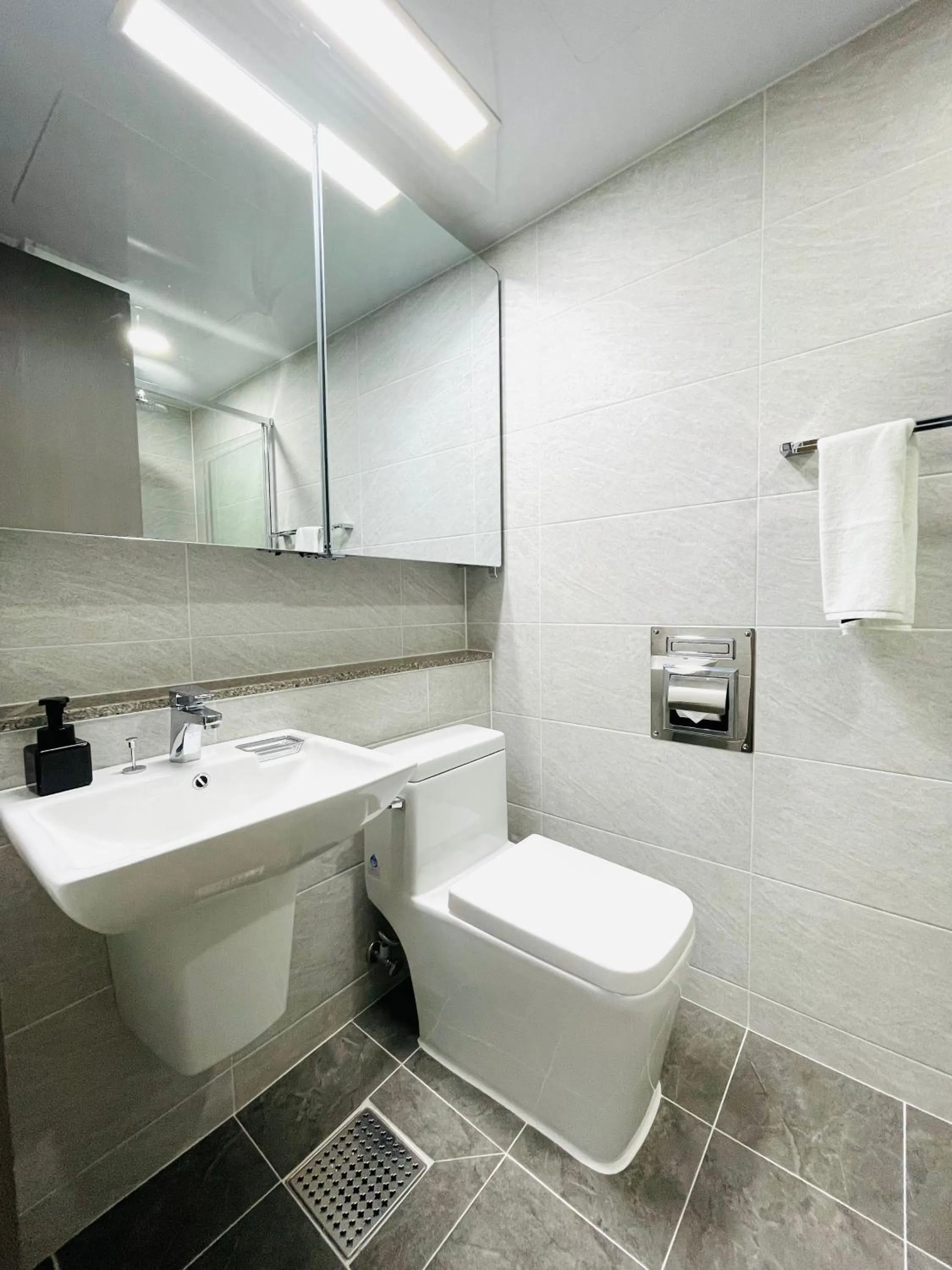 Shower in INN-The City MyeongDong