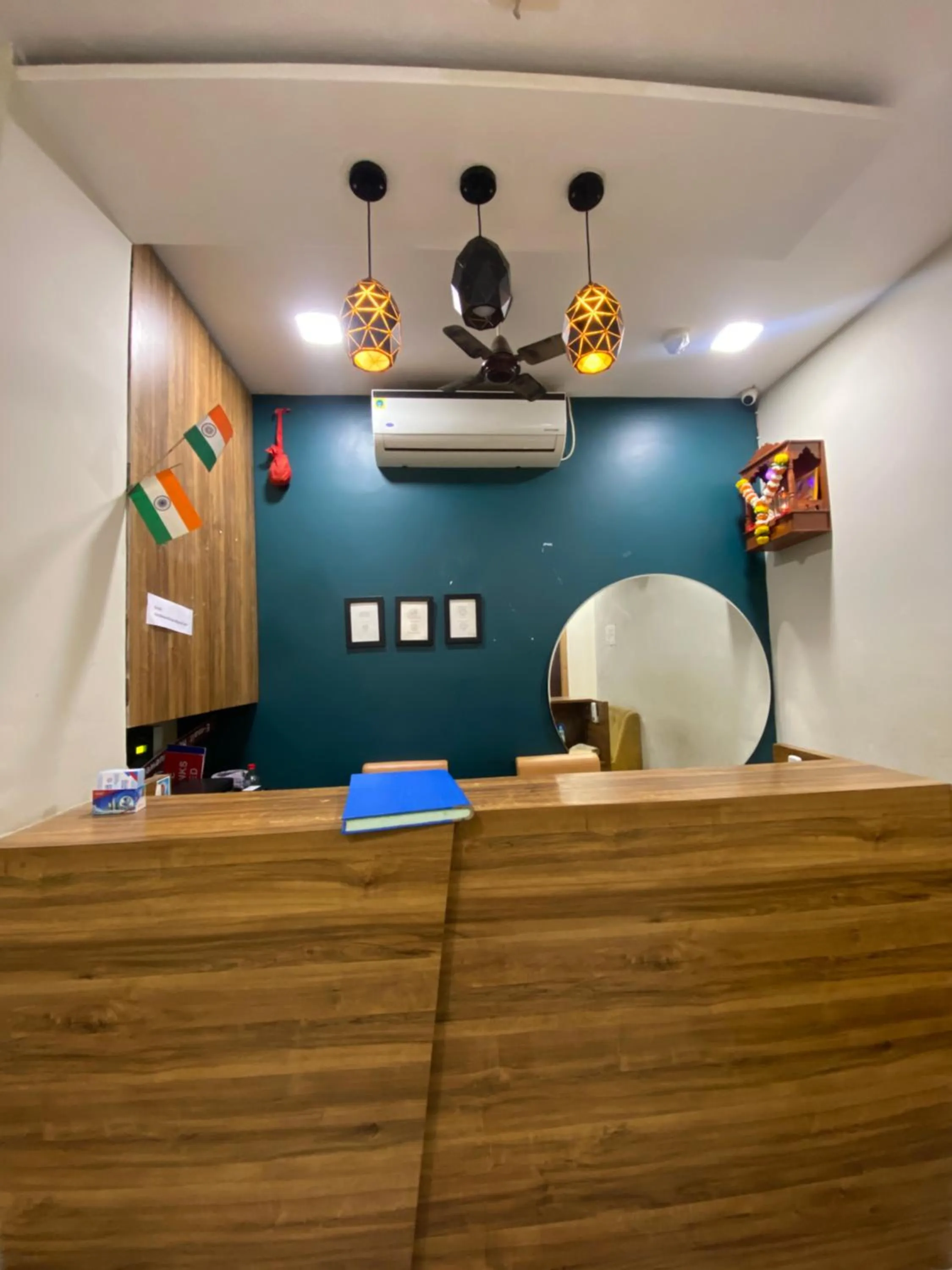 Lobby or reception in Hotel Blue Wellington - Near Mumbai Airport