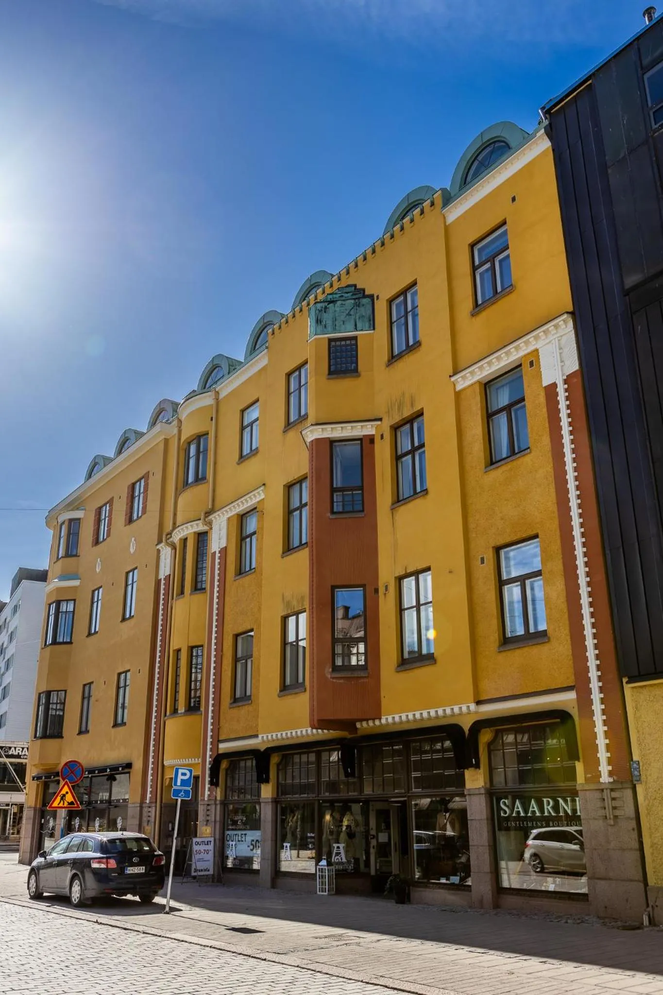 Property building in Ineon Hotel