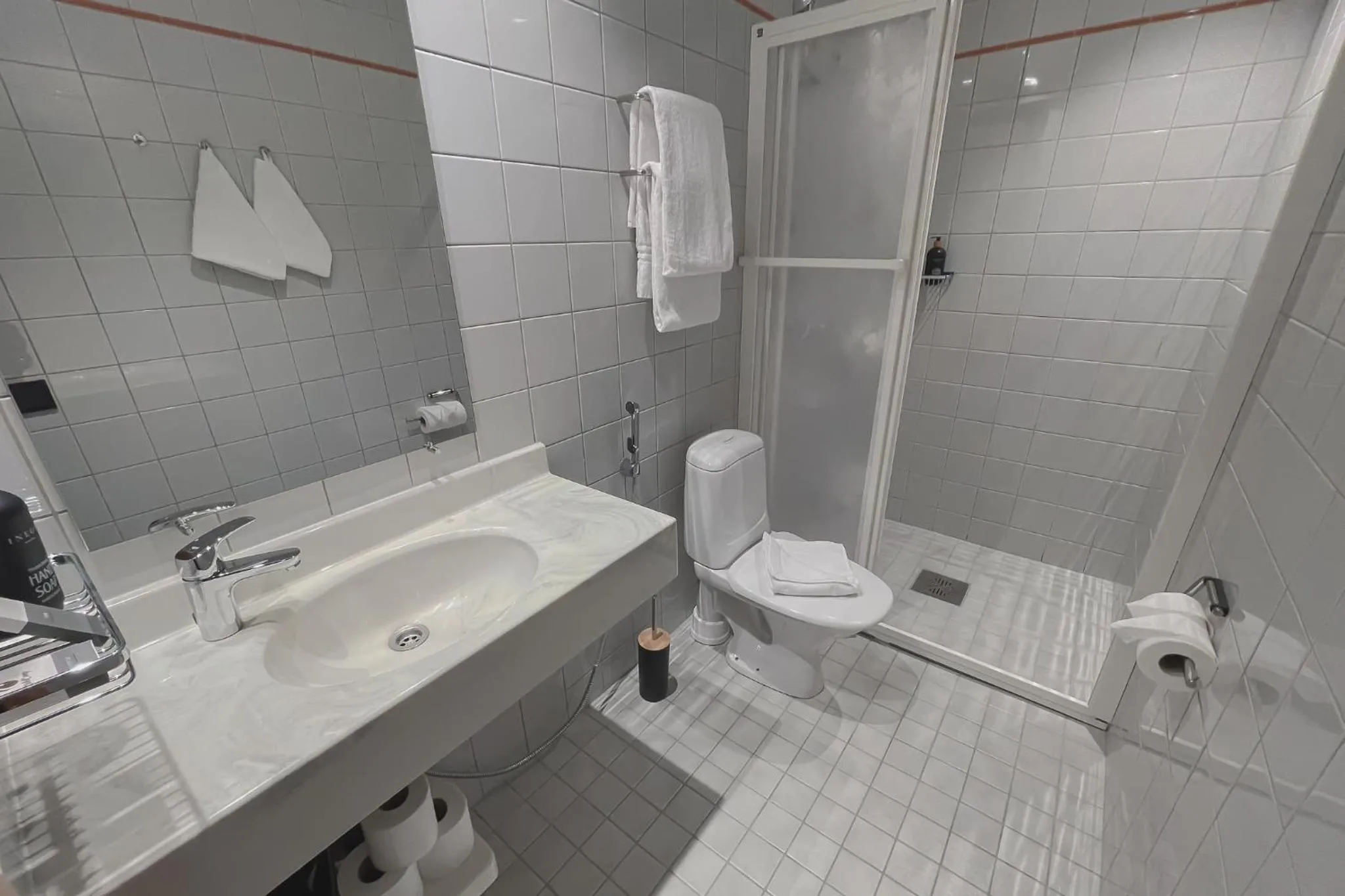 Ineon Hotel