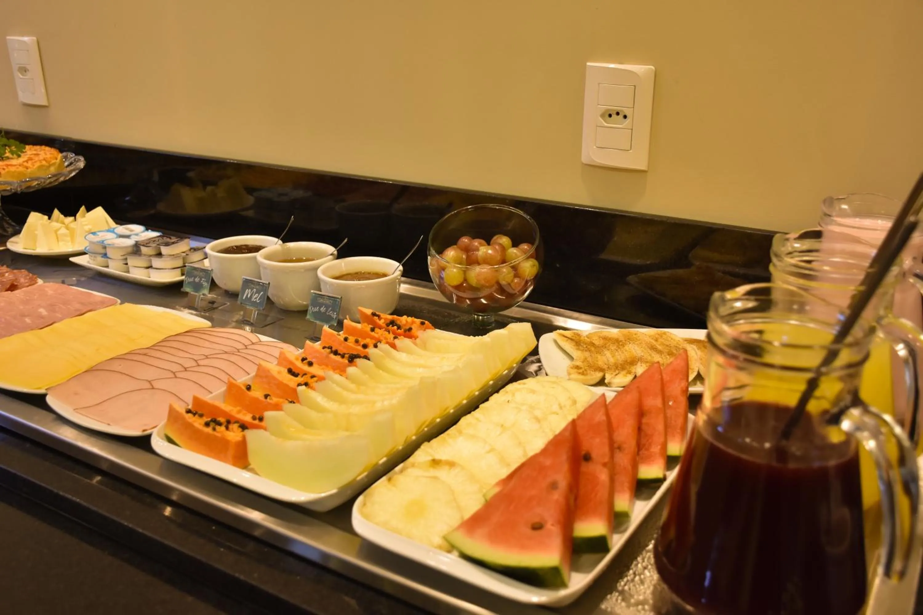 Breakfast in Pousada Stillo Gramado Via Serena