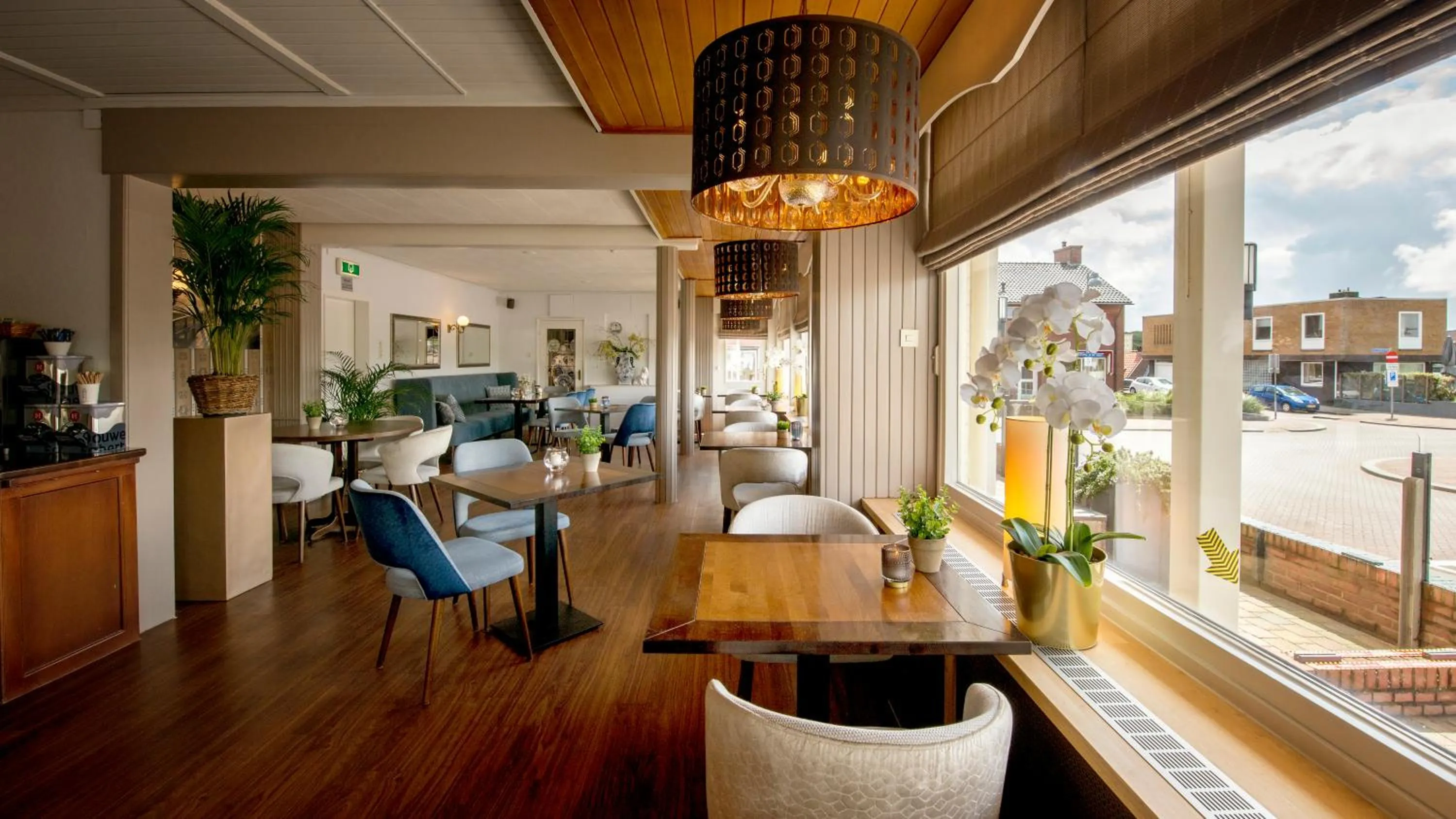 Restaurant/places to eat in Strandhotel de Vassy