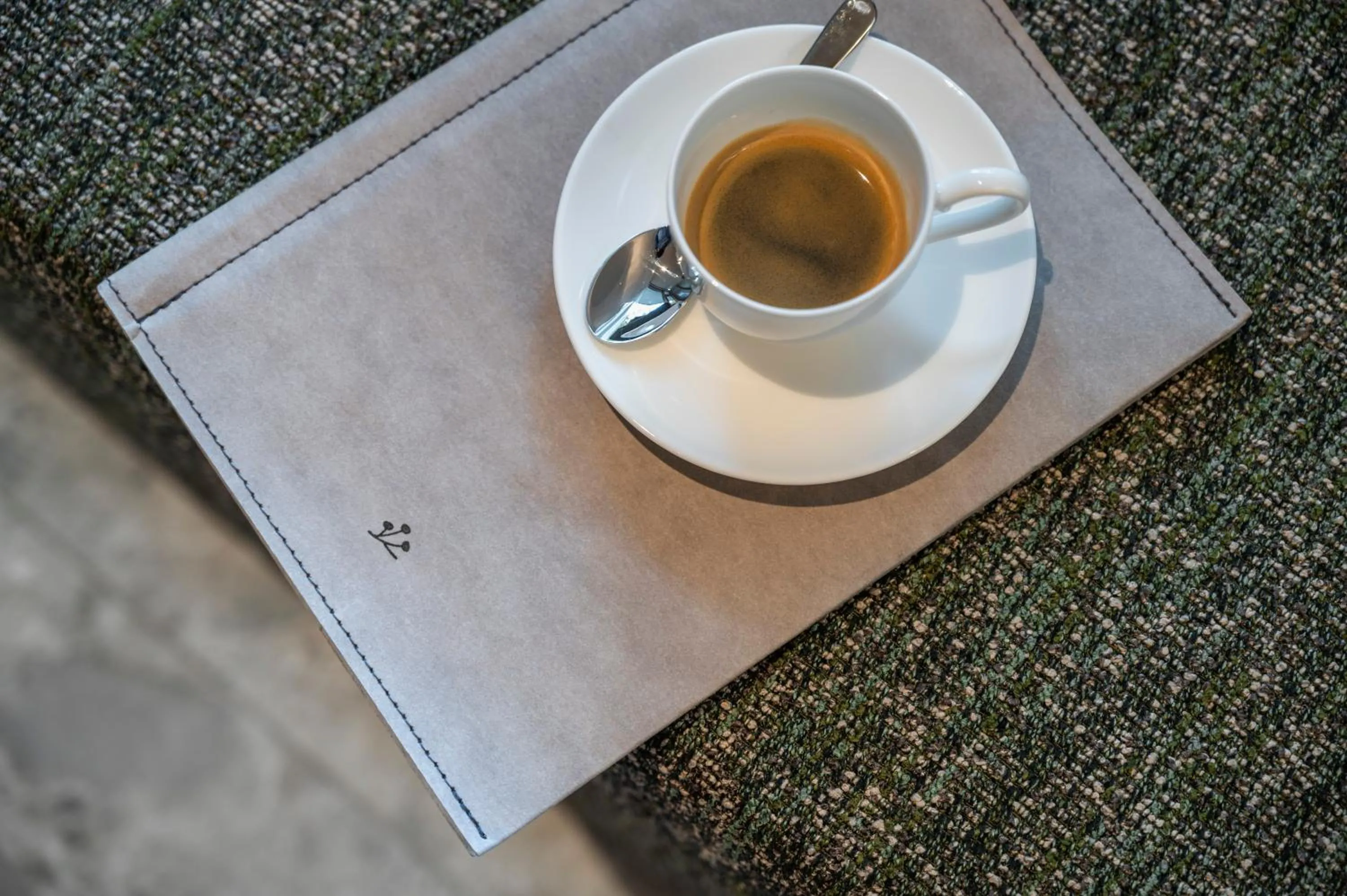 Coffee/tea facilities in Seegut Zeppelin - a member of Design Hotels