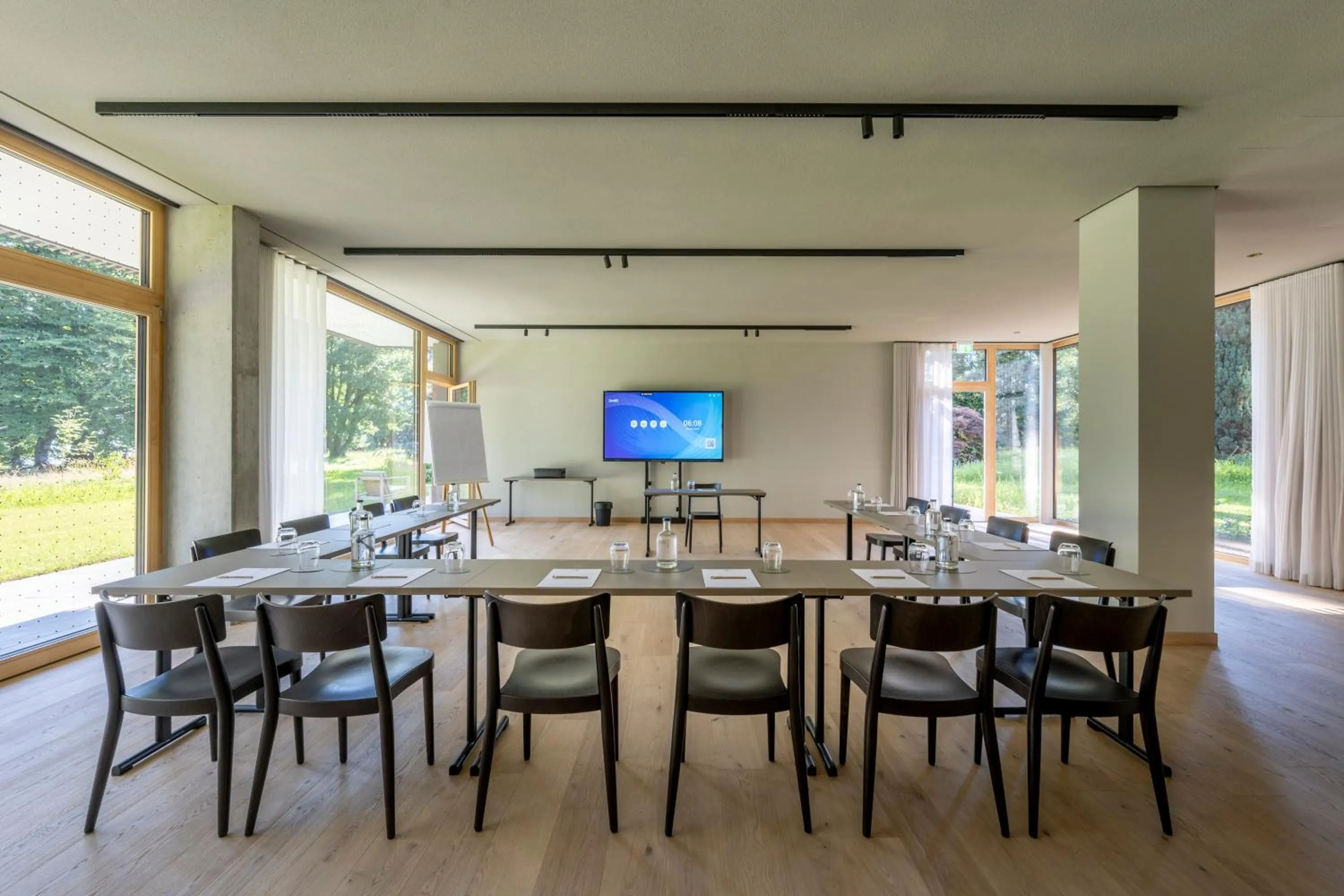 Communal lounge/ TV room in Seegut Zeppelin - a member of Design Hotels