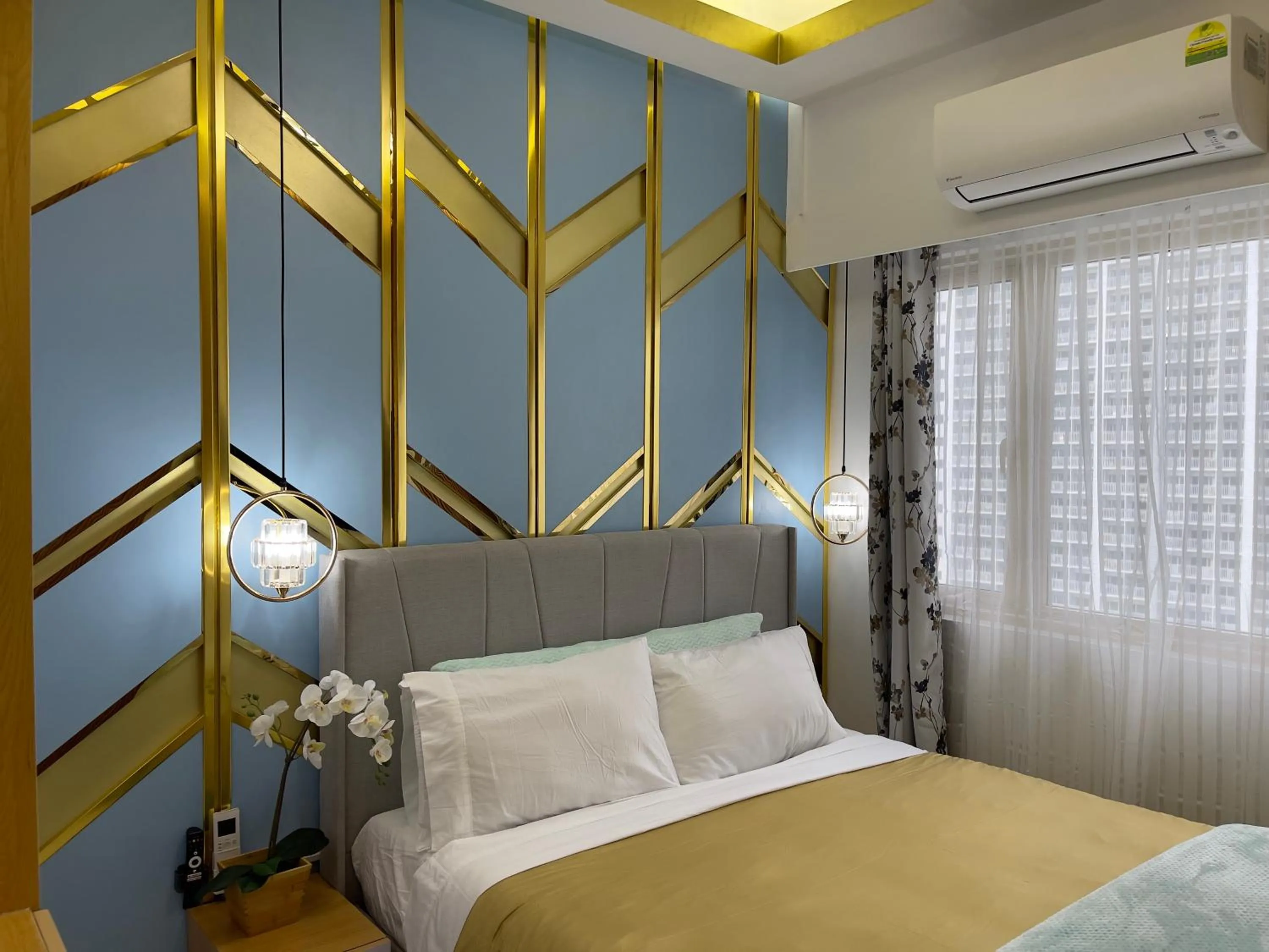 Bed in SMDC Coast Residences