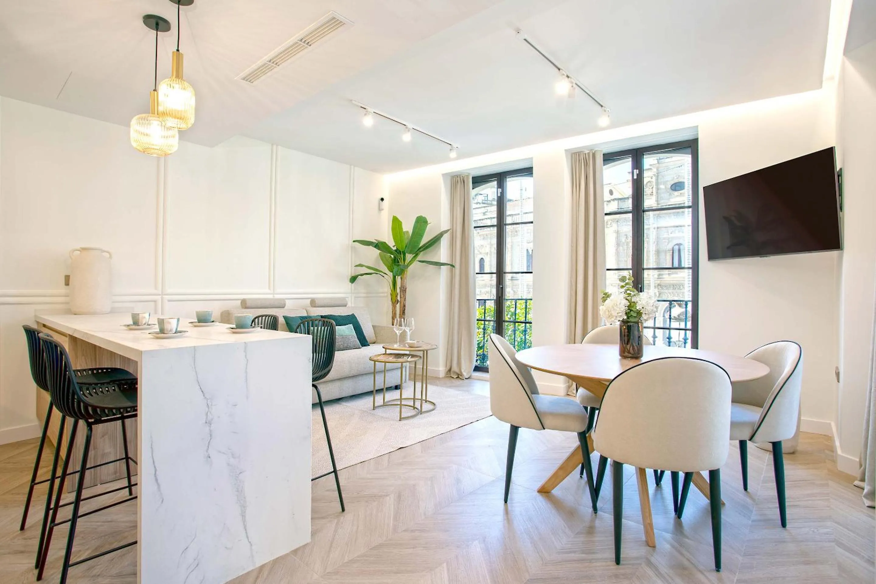 Genteel Home Chicarreros