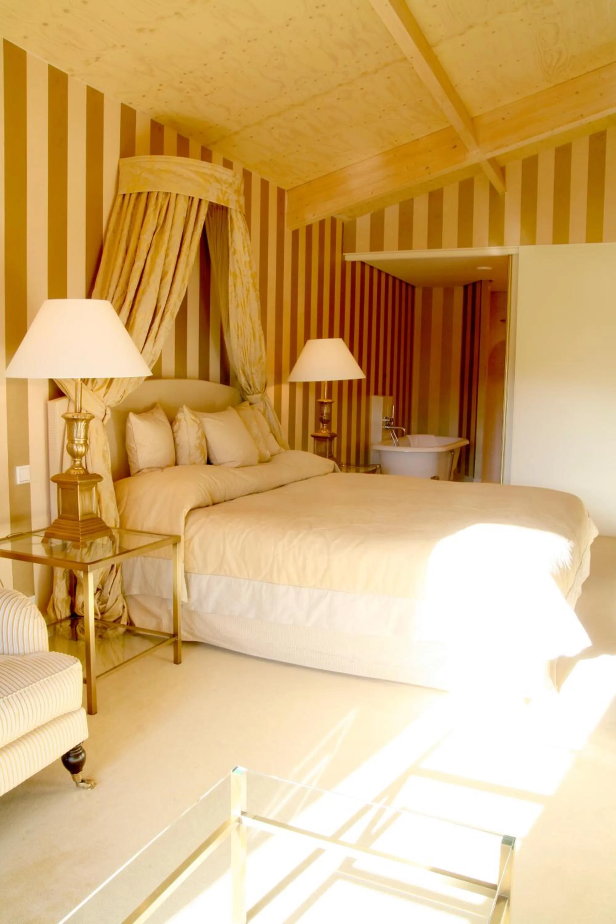 Bed in Restaurant Hotel Merlet