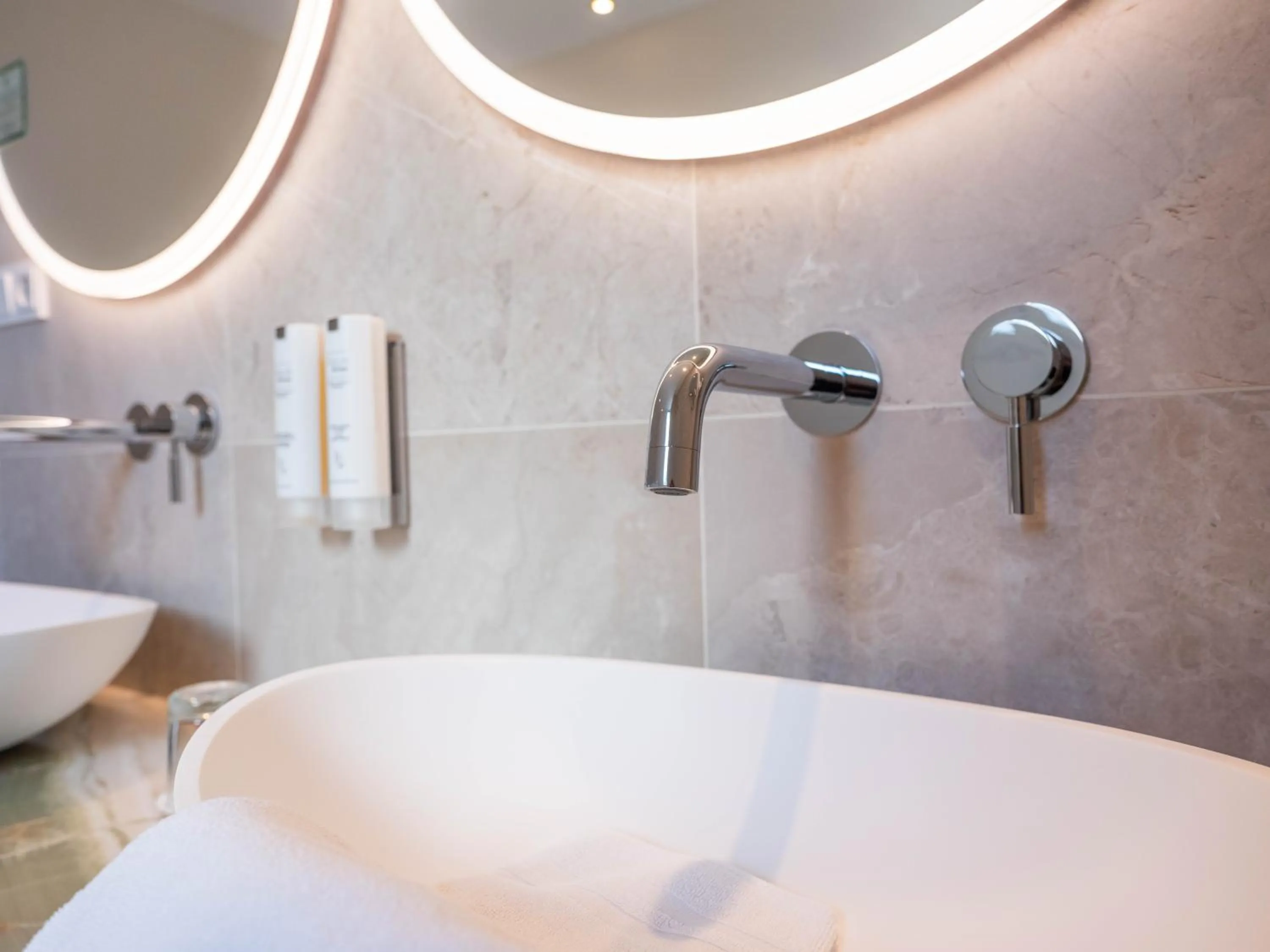 Bathroom in Restaurant Hotel Merlet