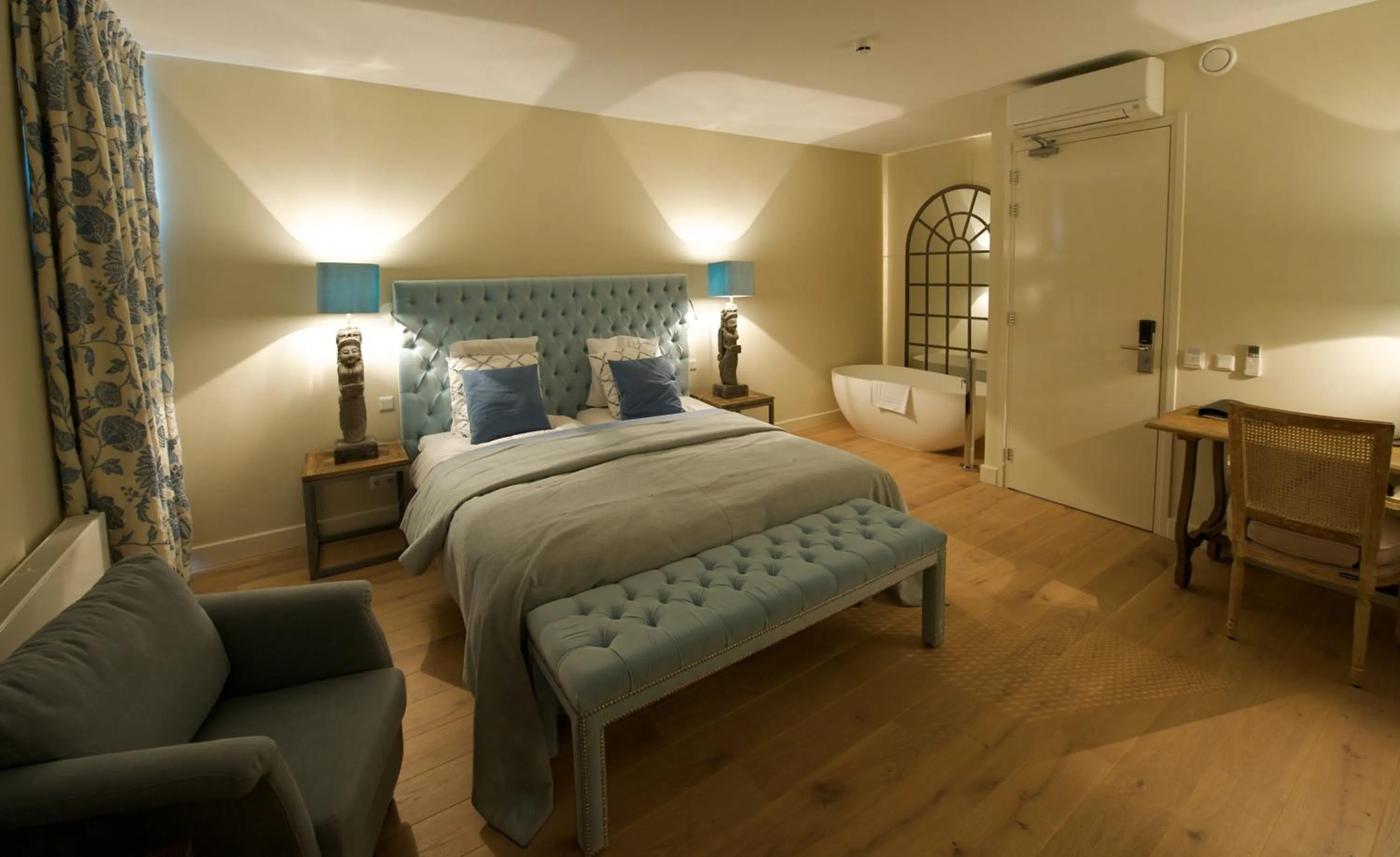 Bed in Restaurant Hotel Merlet