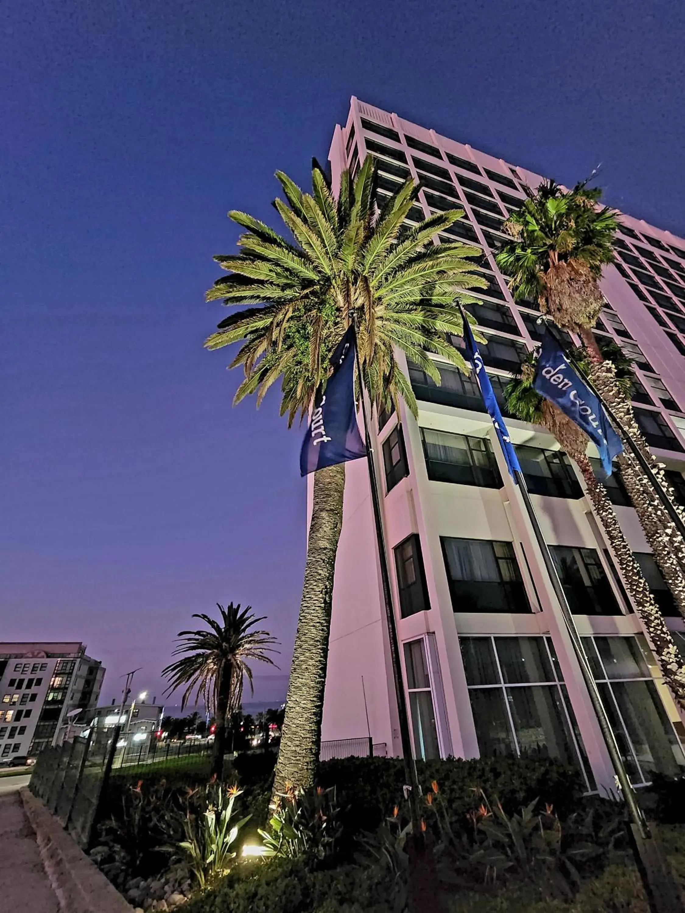Property building in Garden Court Kings Beach Property building in Garden Court Kings Beach