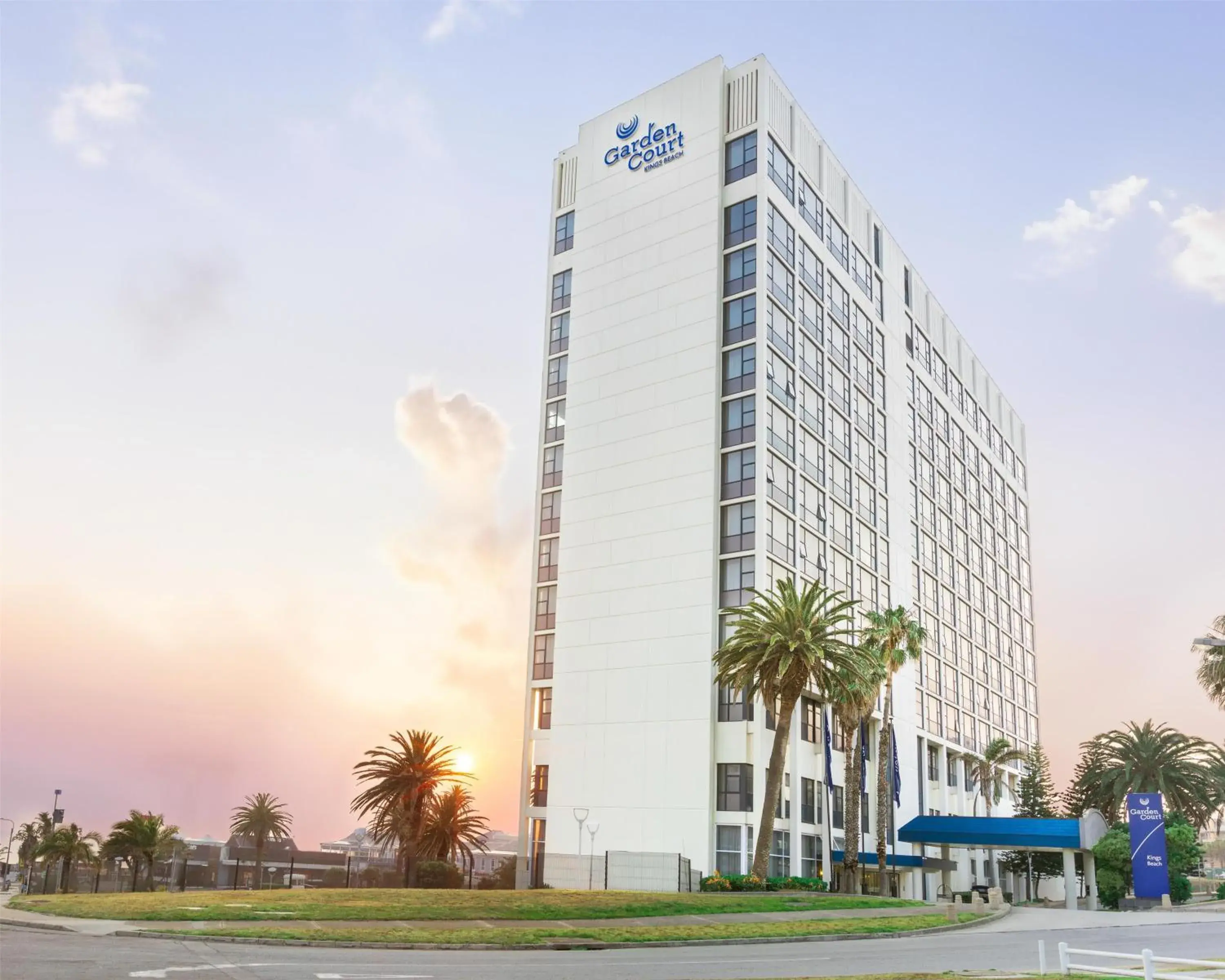 Property building in Garden Court Kings Beach Property building in Garden Court Kings Beach