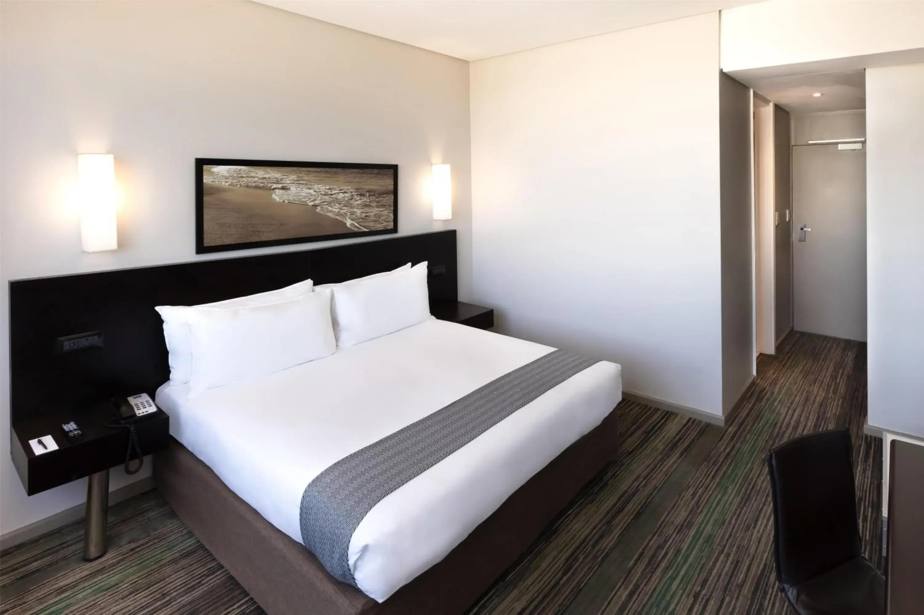 Superior King Room - Non-Smoking in Garden Court Kings Beach Superior King Room - Non-Smoking in Garden Court Kings Beach