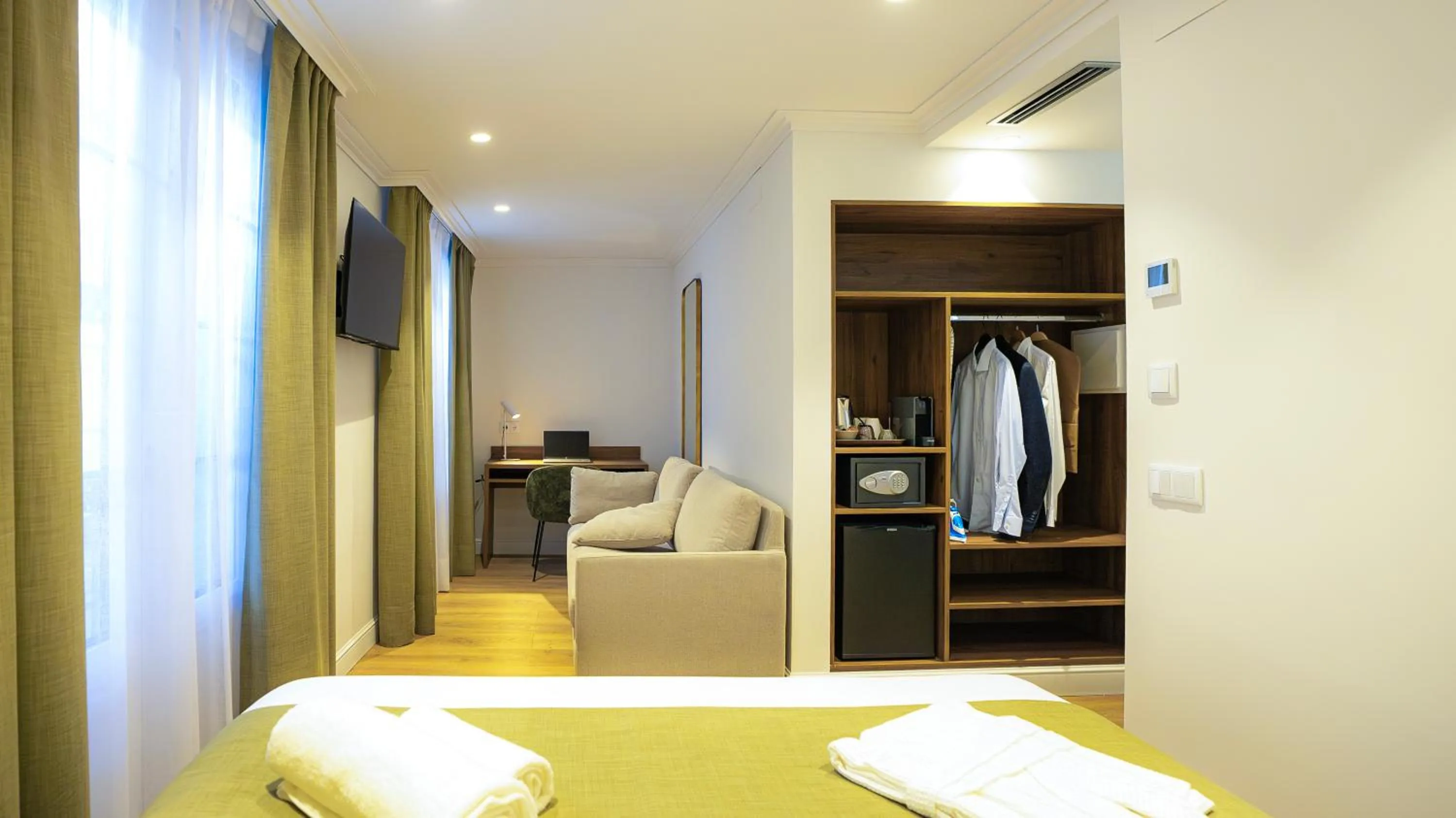 Photo of the whole room, Bed in Casa Pince