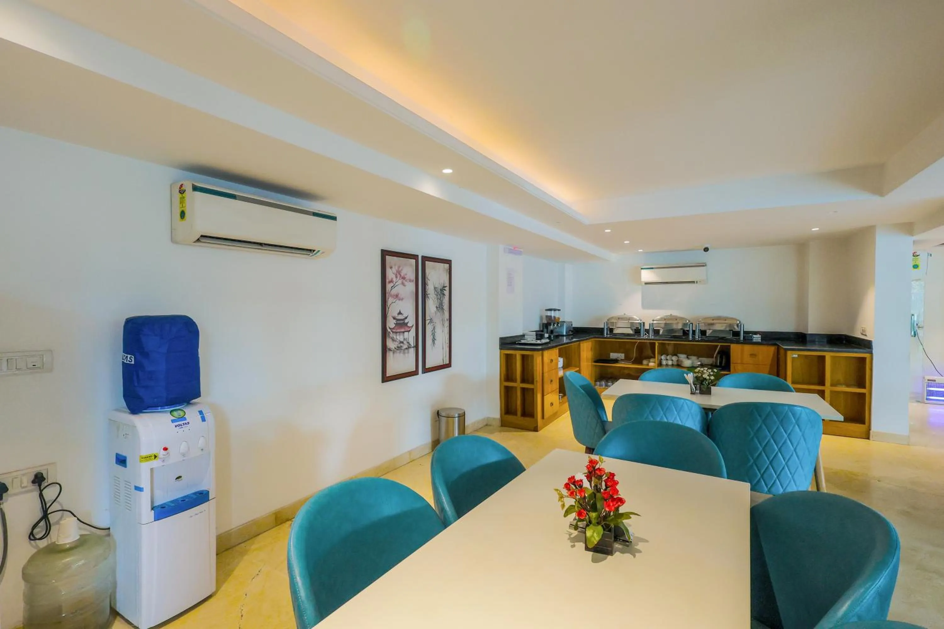 Restaurant/places to eat in Nikko Premier - Near Medanta Hospital