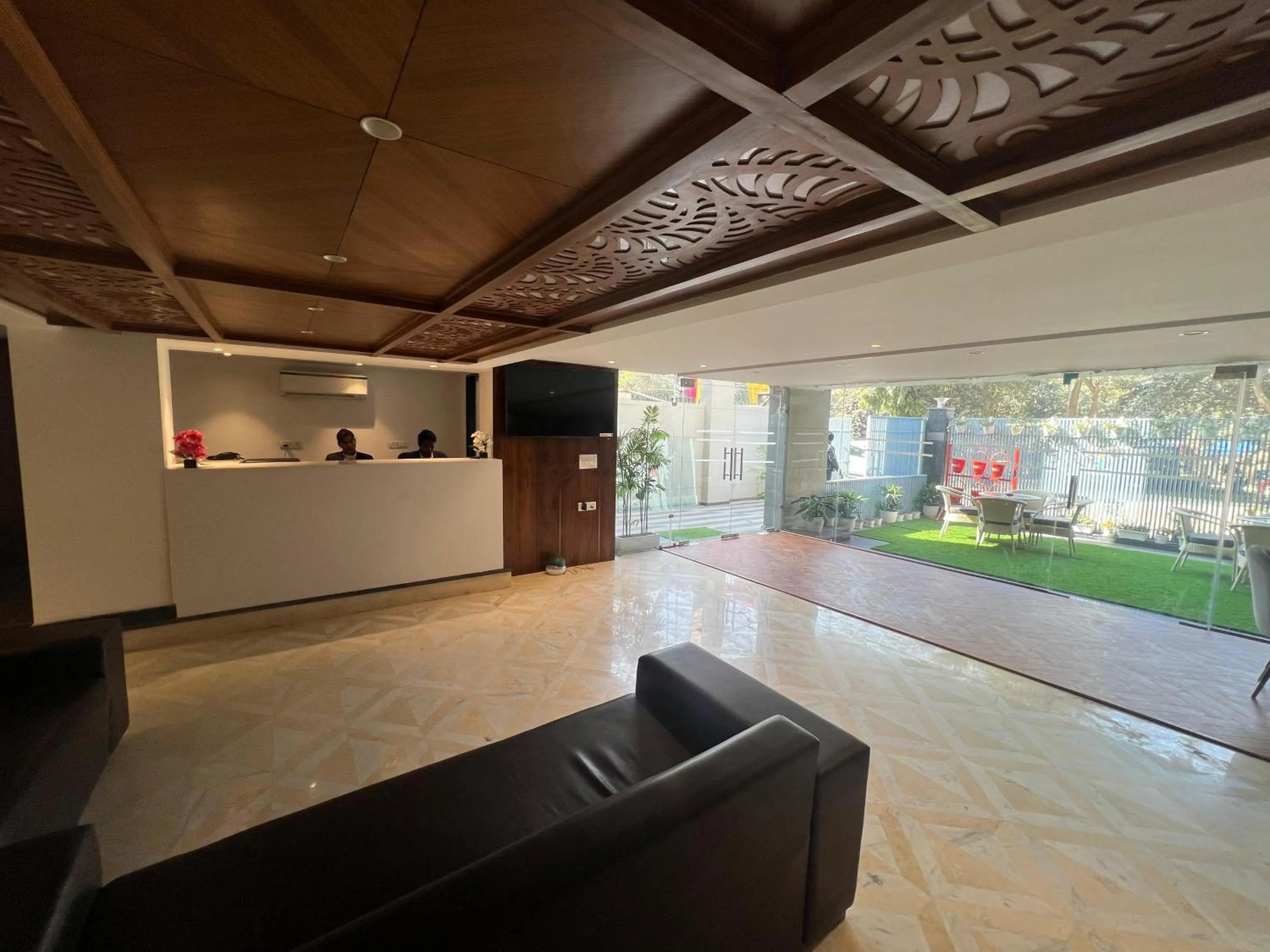 Lobby or reception in Nikko Premier - Near Medanta Hospital