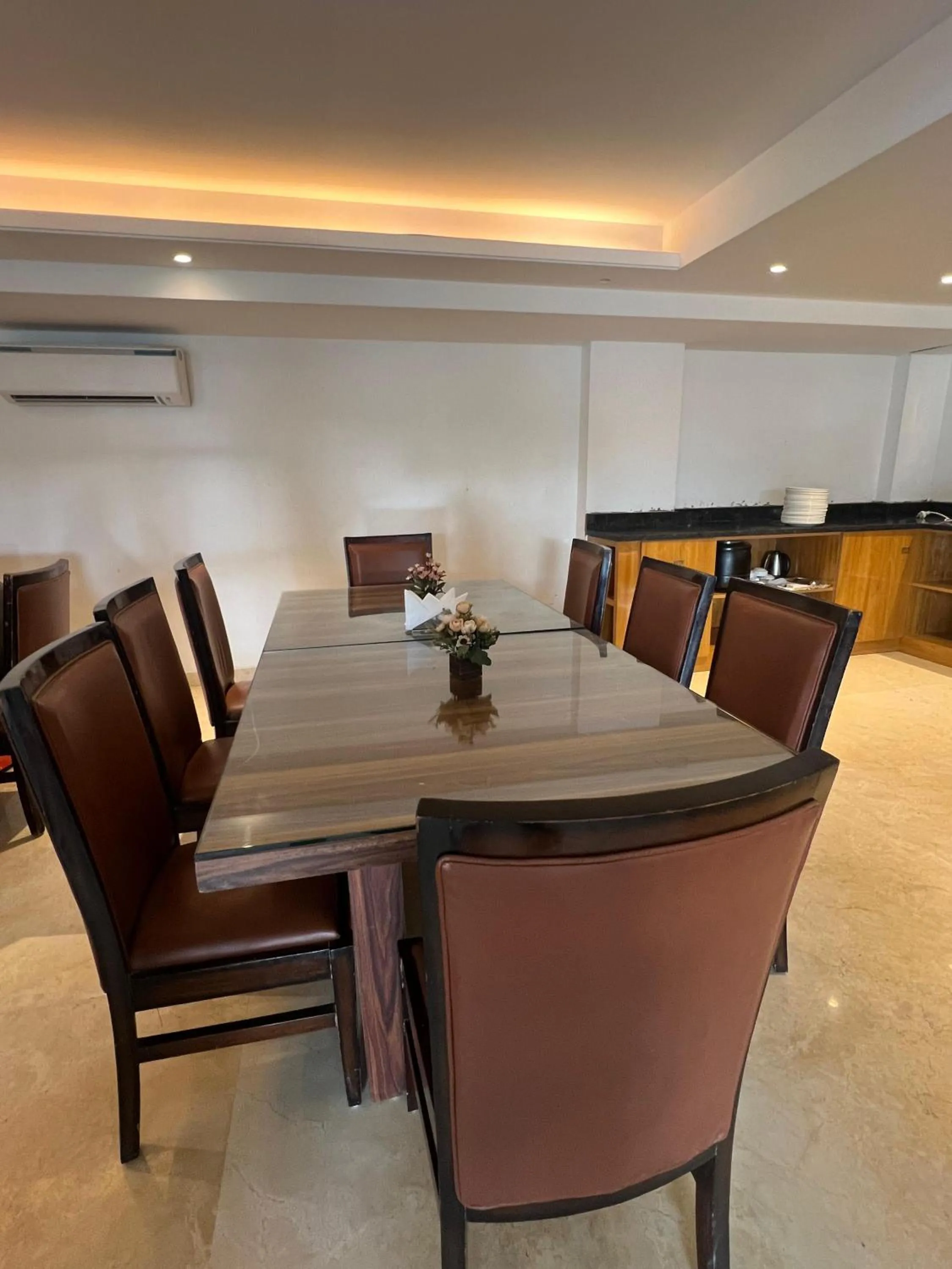 Restaurant/places to eat in Nikko Premier - Near Medanta Hospital