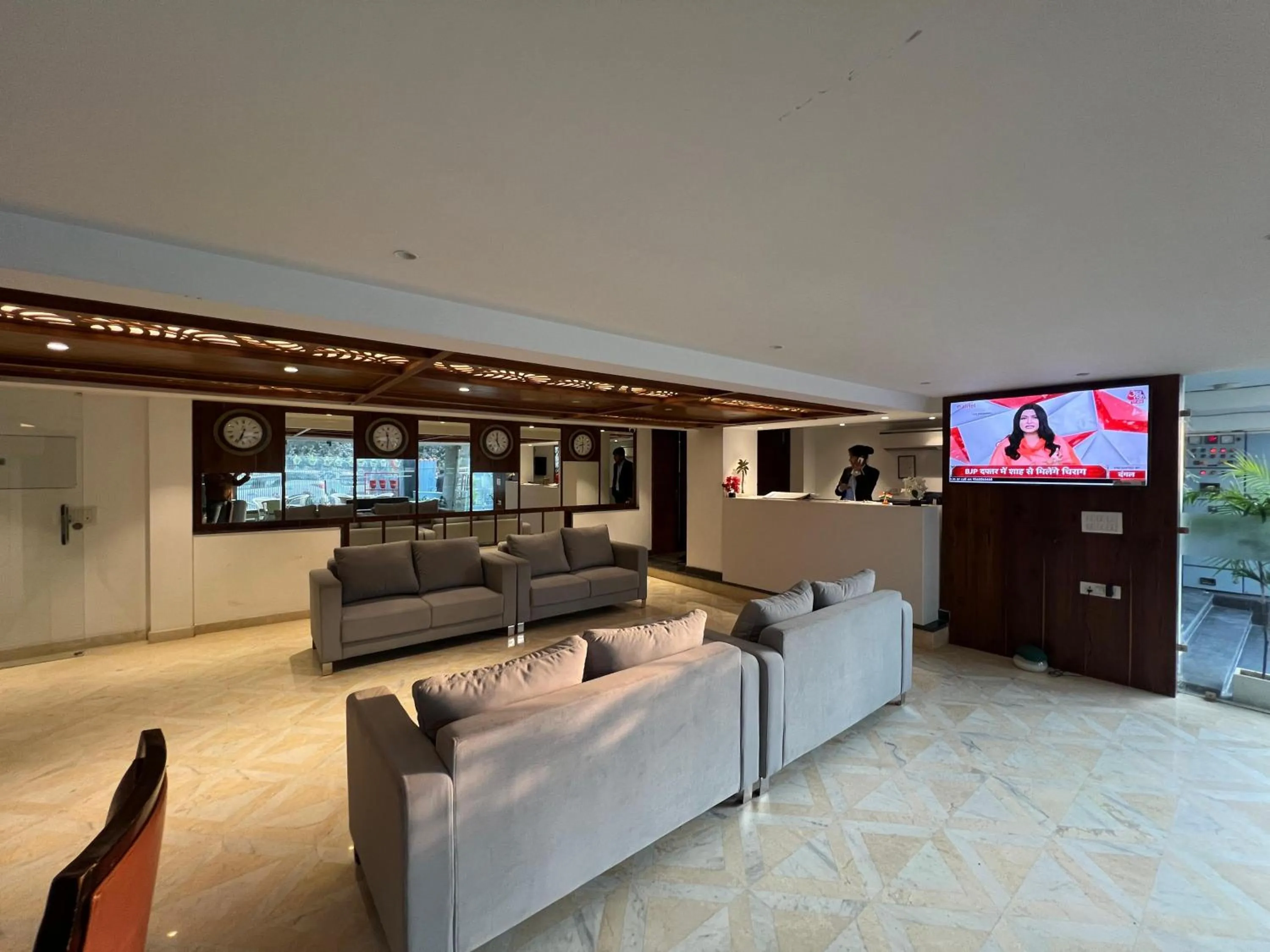 Lobby or reception in Nikko Premier - Near Medanta Hospital