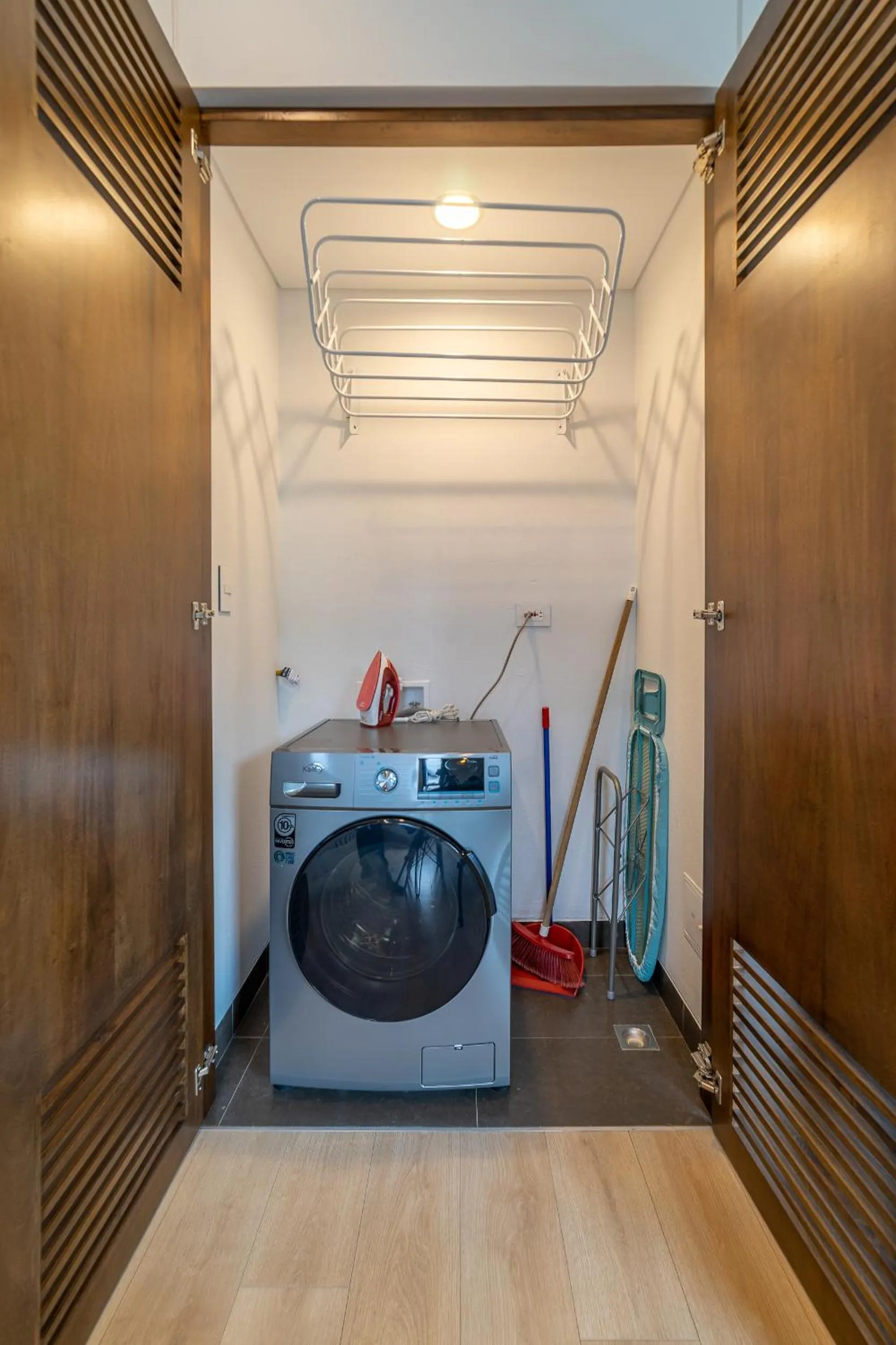 washing machine in Canvas By Wynwood House