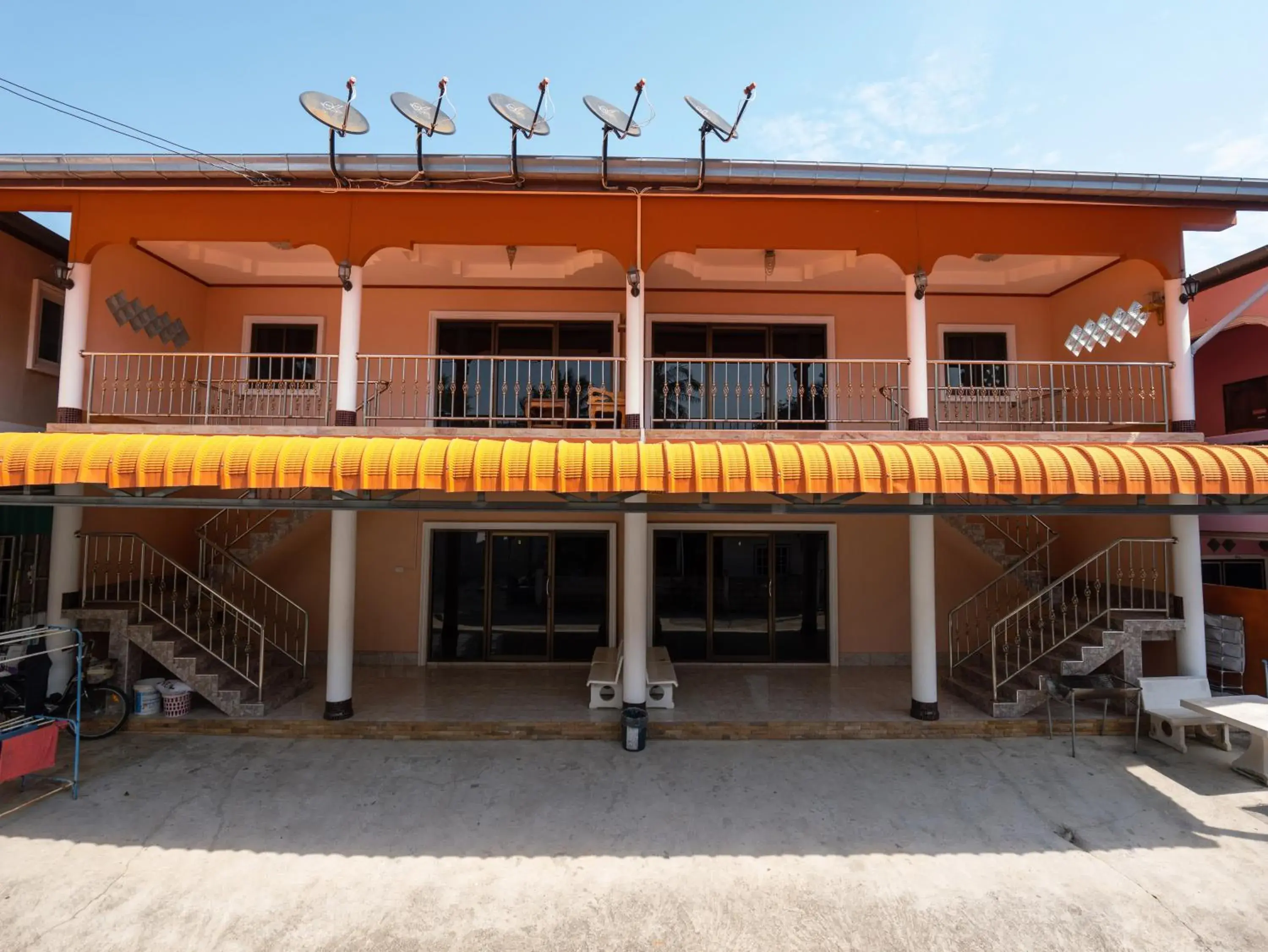 Property building in Boonsong Guest House Property building in Boonsong Guest House
