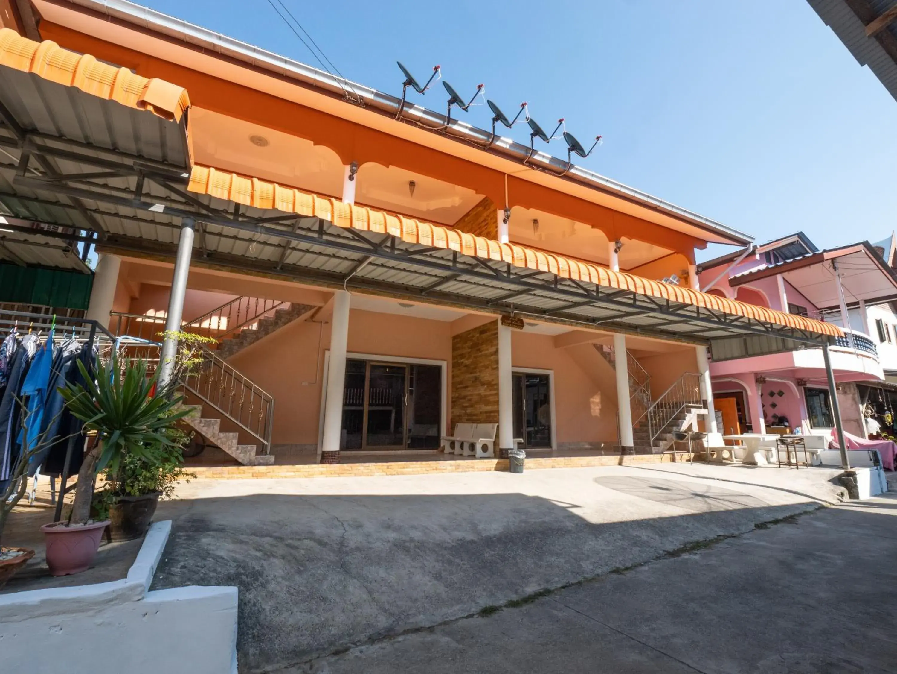 Property building in Boonsong Guest House Property building in Boonsong Guest House