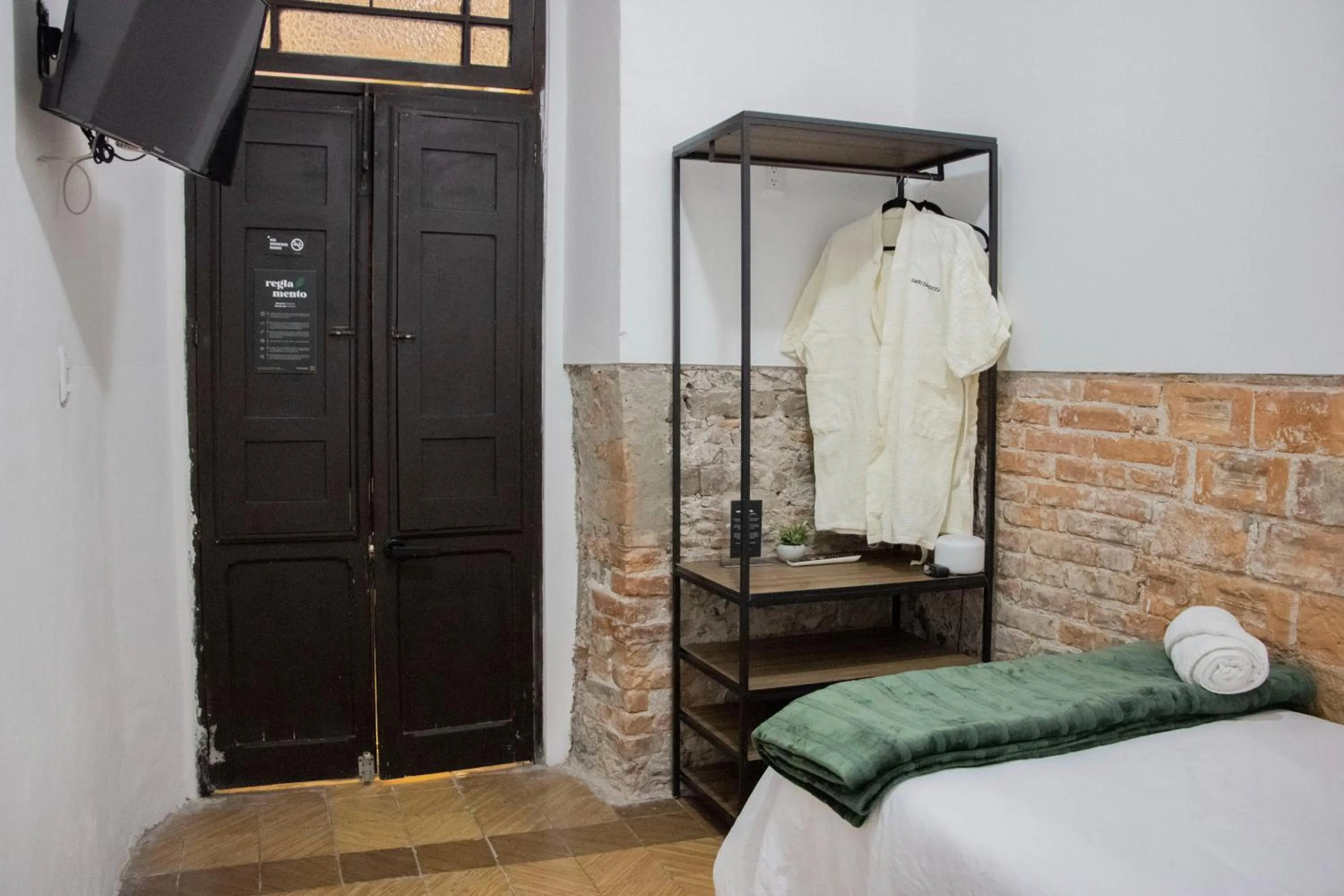 Bedroom, Bed in Collection O Patio Zaragoza