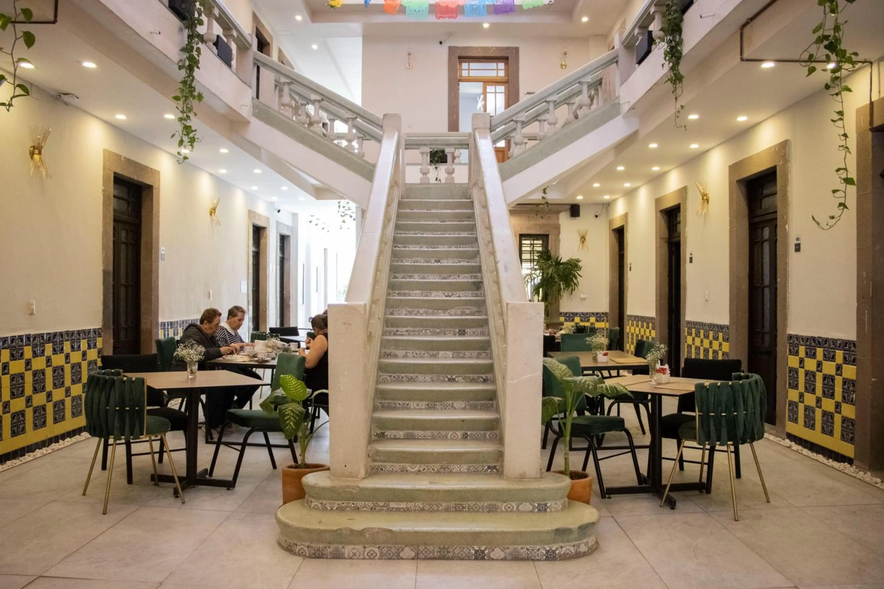 Restaurant/places to eat in Collection O Patio Zaragoza