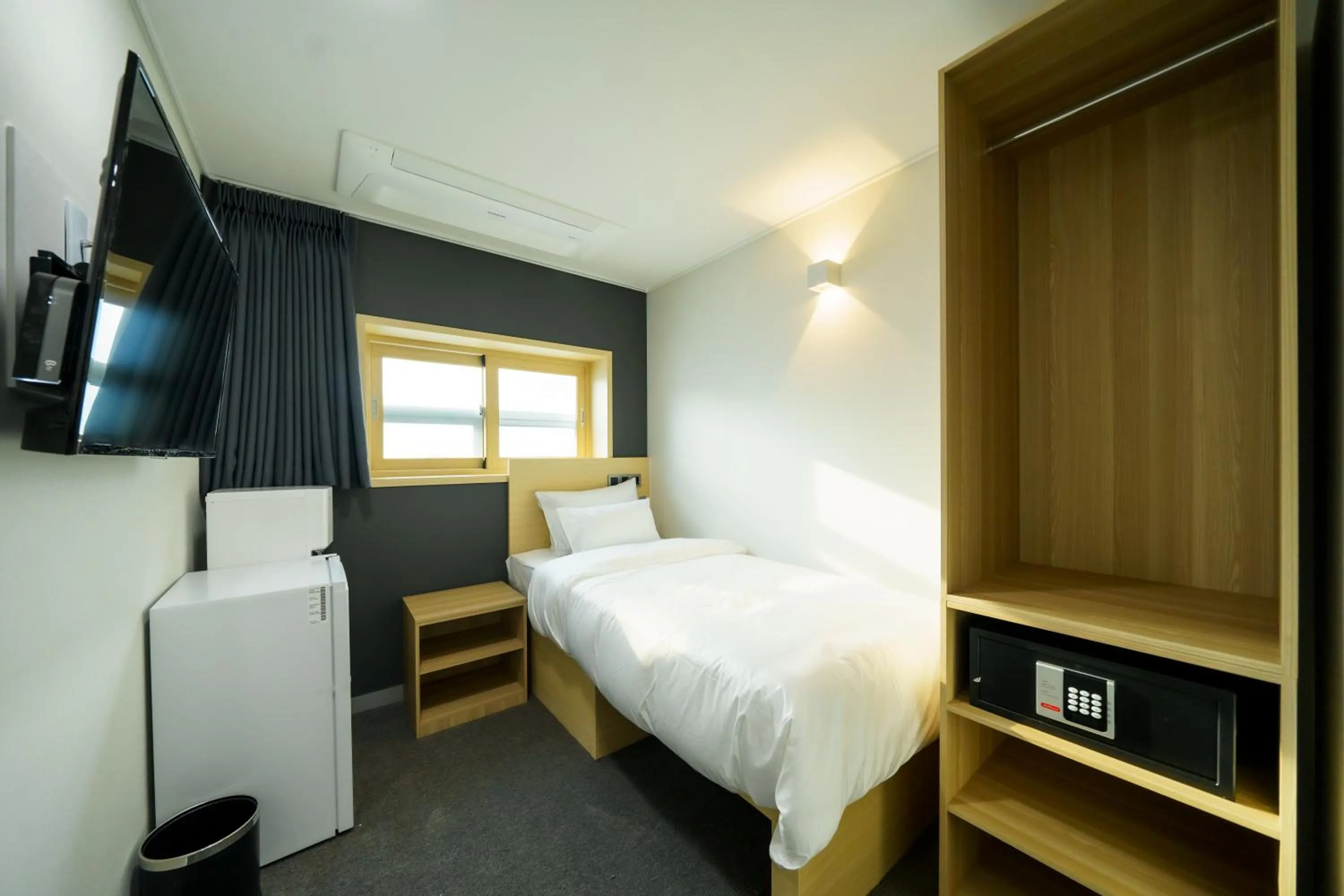 Photo of the whole room, Bed in The Stay Hue Myeongdong