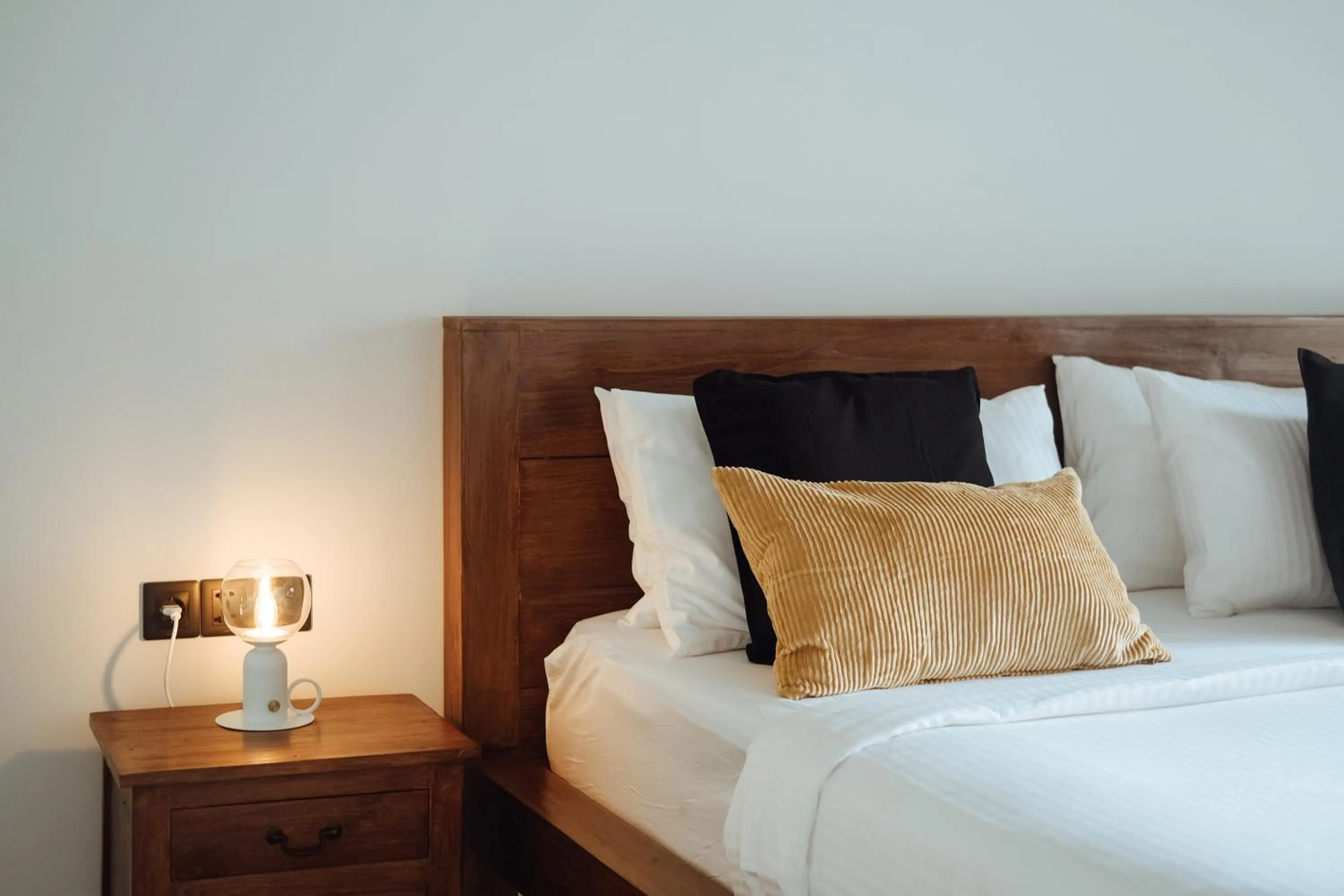 Bed in Villa Clove Cemagi